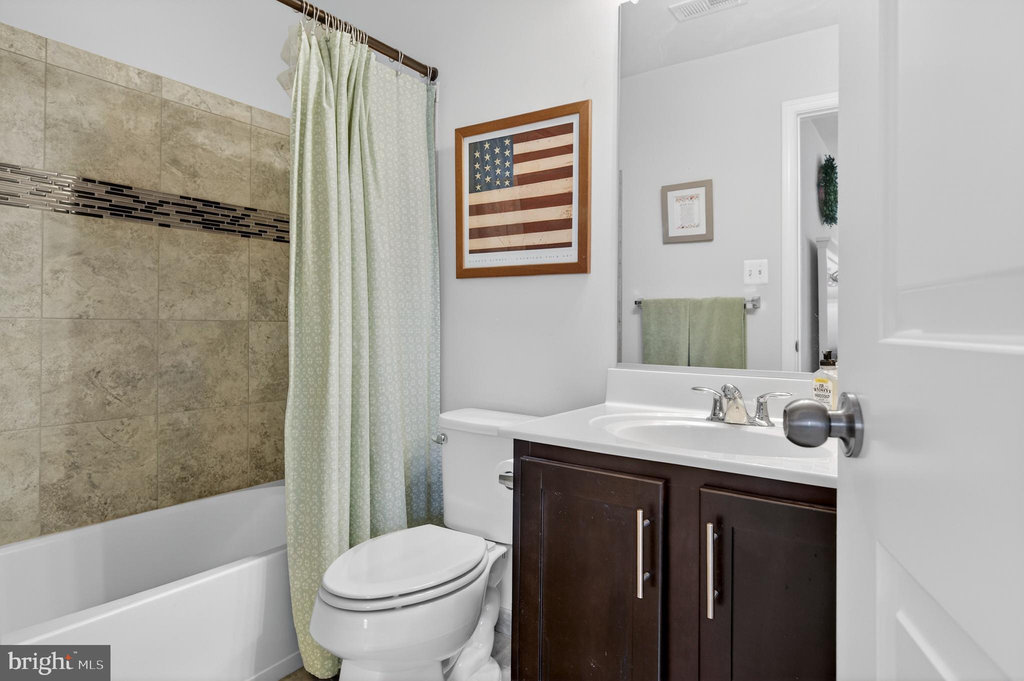 VILLAGE GREENS - Residential