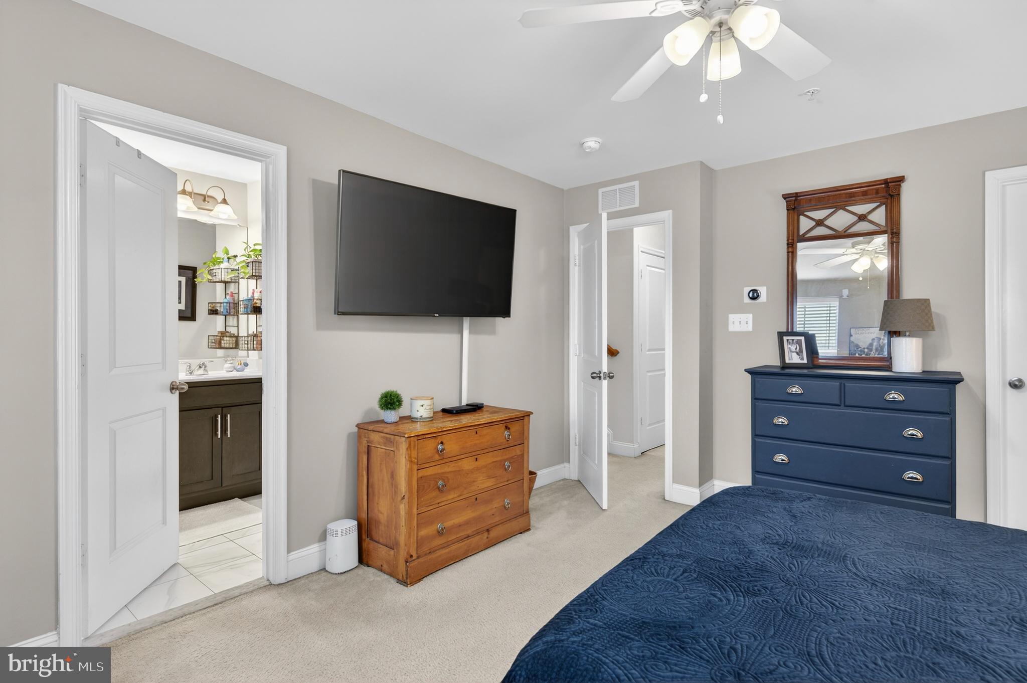 VILLAGE GREENS - Residential