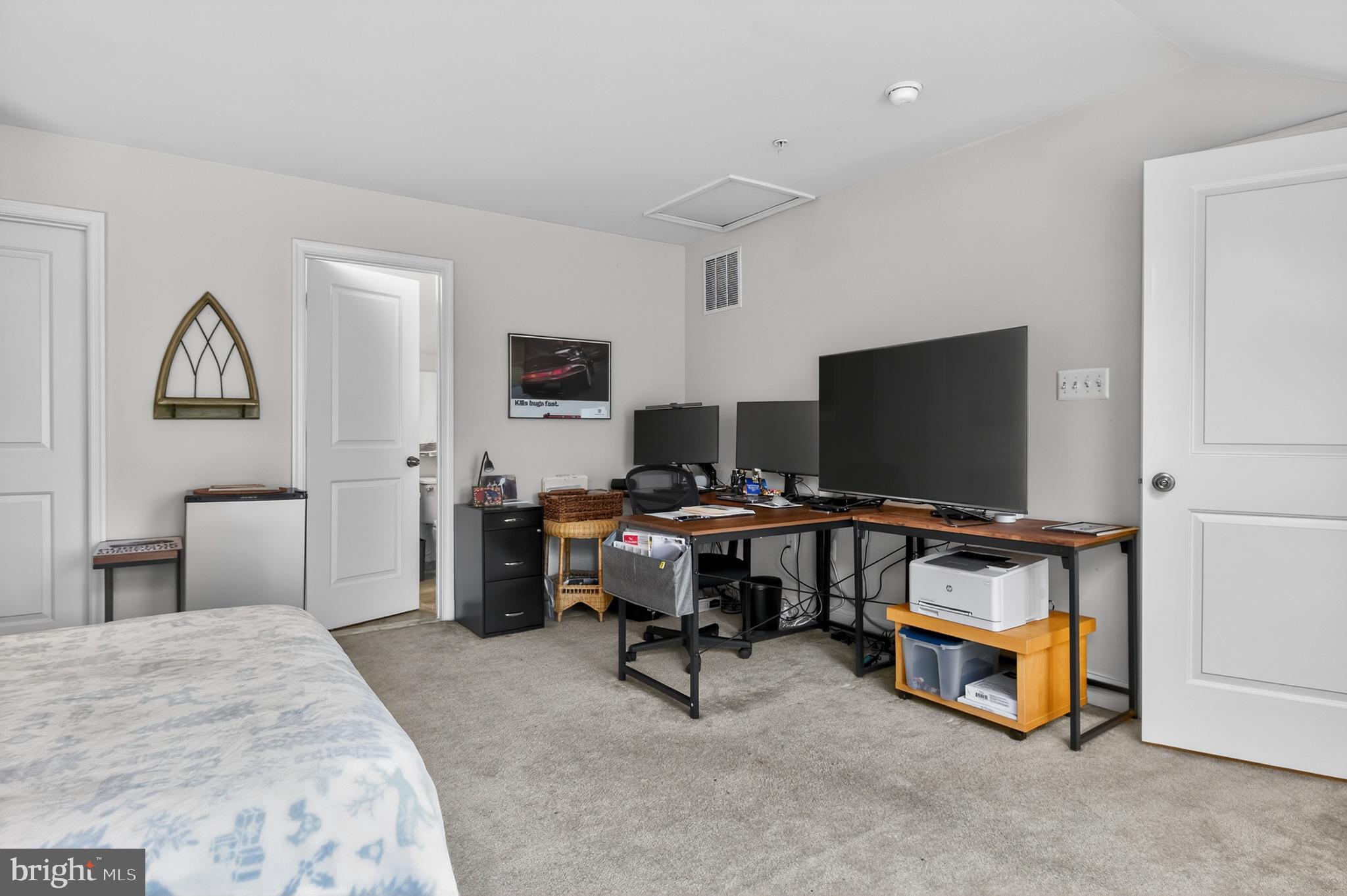 VILLAGE GREENS - Residential