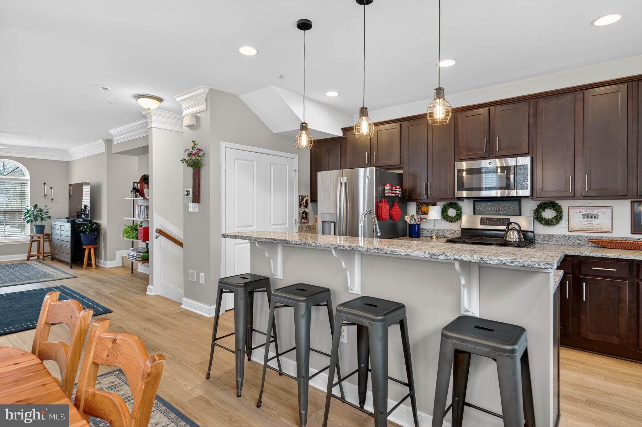 VILLAGE GREENS - Residential