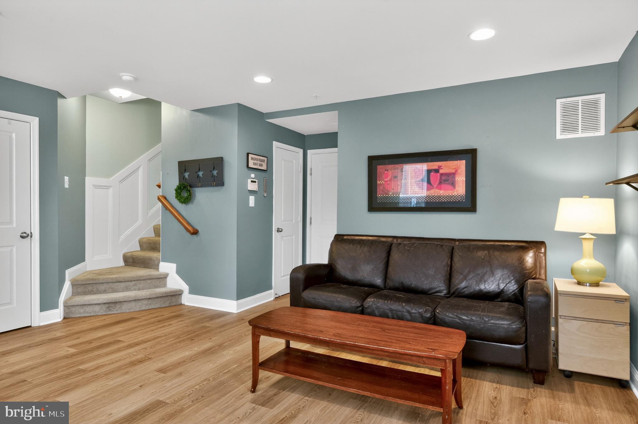 VILLAGE GREENS - Residential