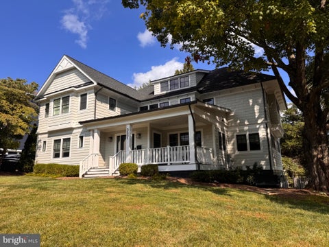 Photo of 3501 N Dinwiddie Street, ARLINGTON, VA 22207 (MLS # VAAR2079102)