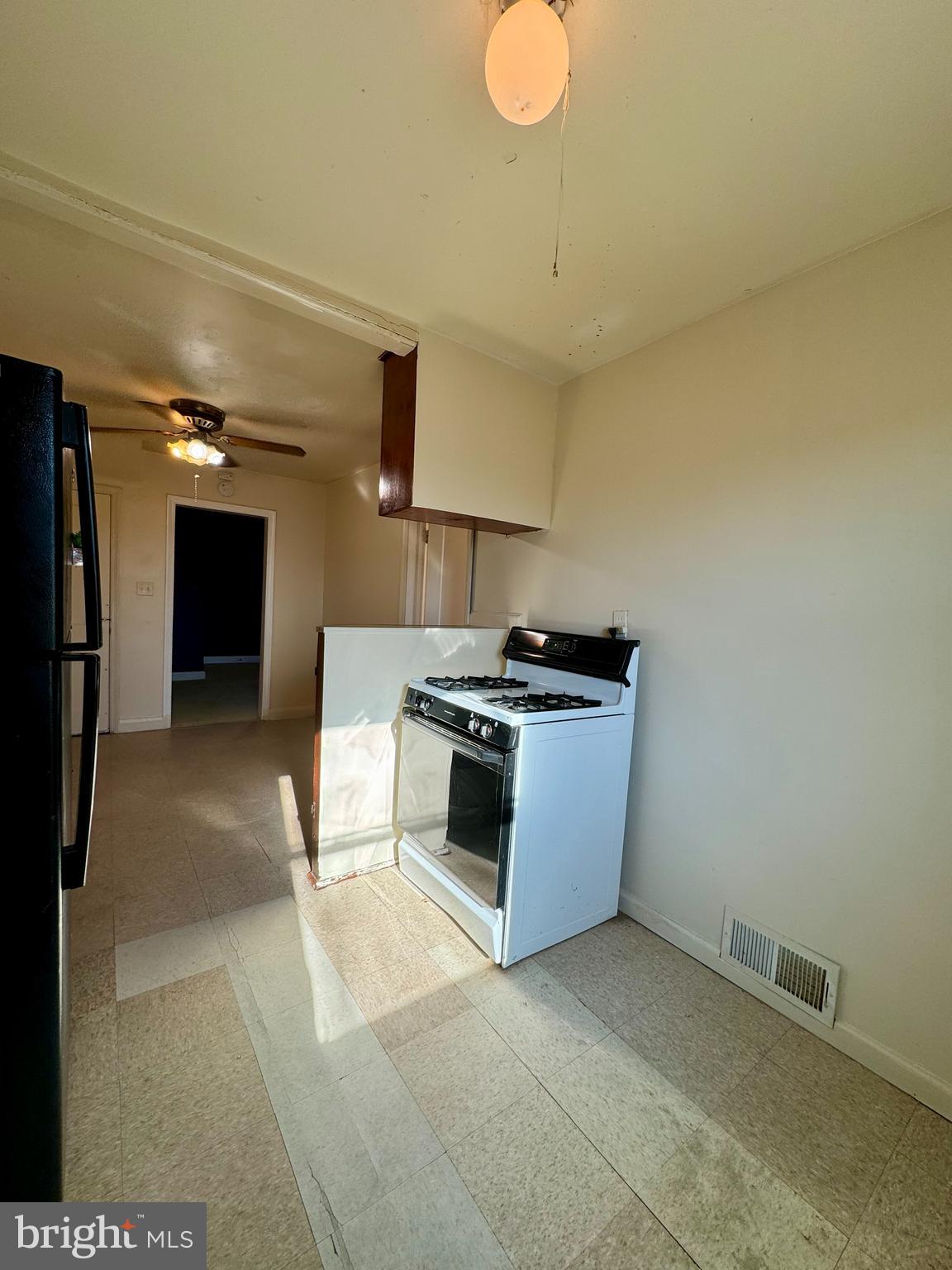 HAMILTON HILLS - Residential Lease