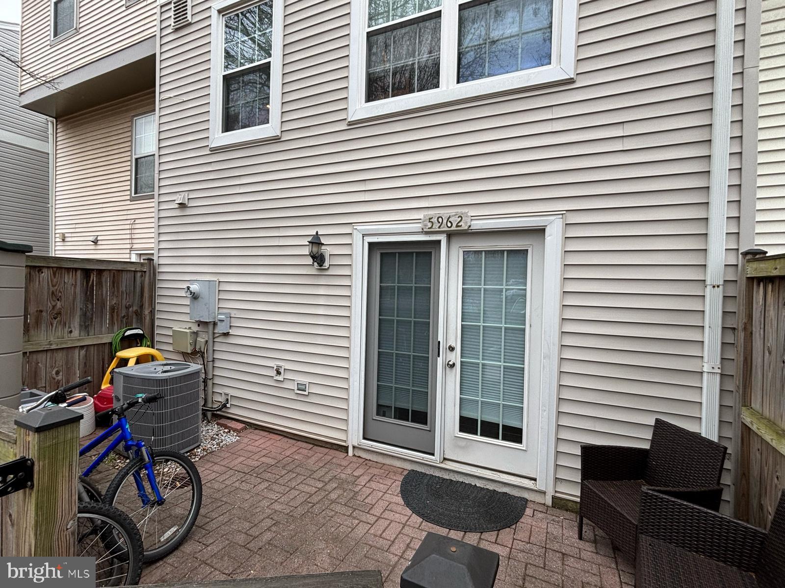 BURKE CENTRE CONSERVANCY - Residential Lease