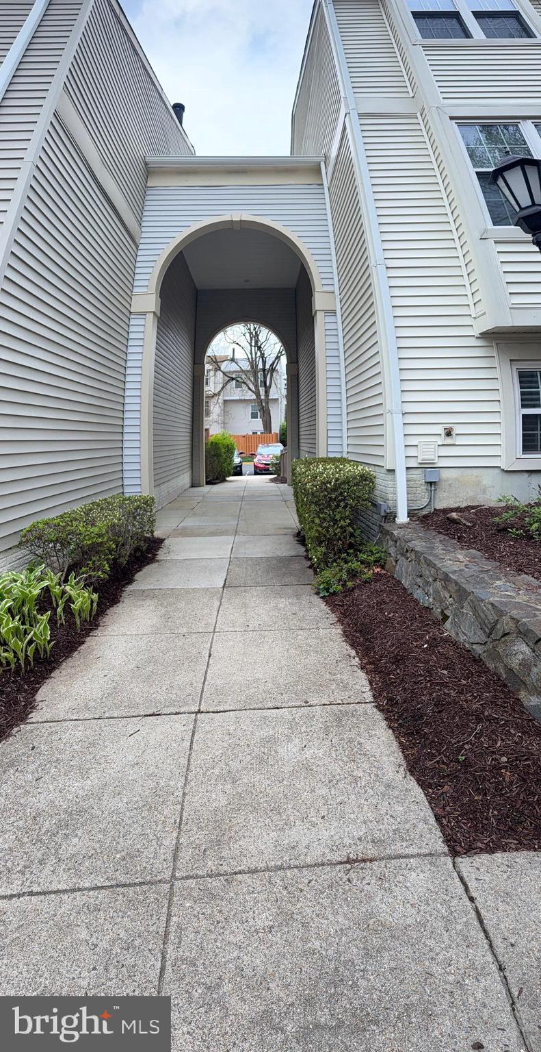 BURKE CENTRE CONSERVANCY - Residential Lease