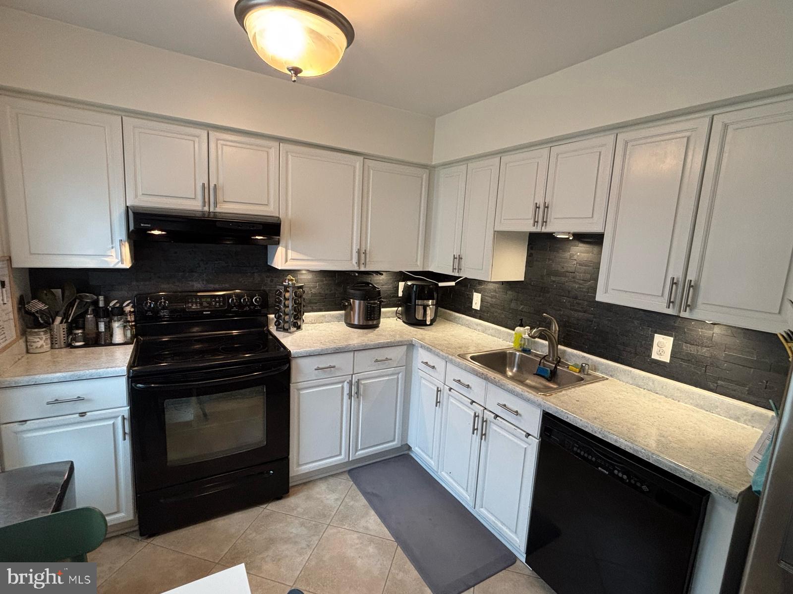 BURKE CENTRE CONSERVANCY - Residential Lease