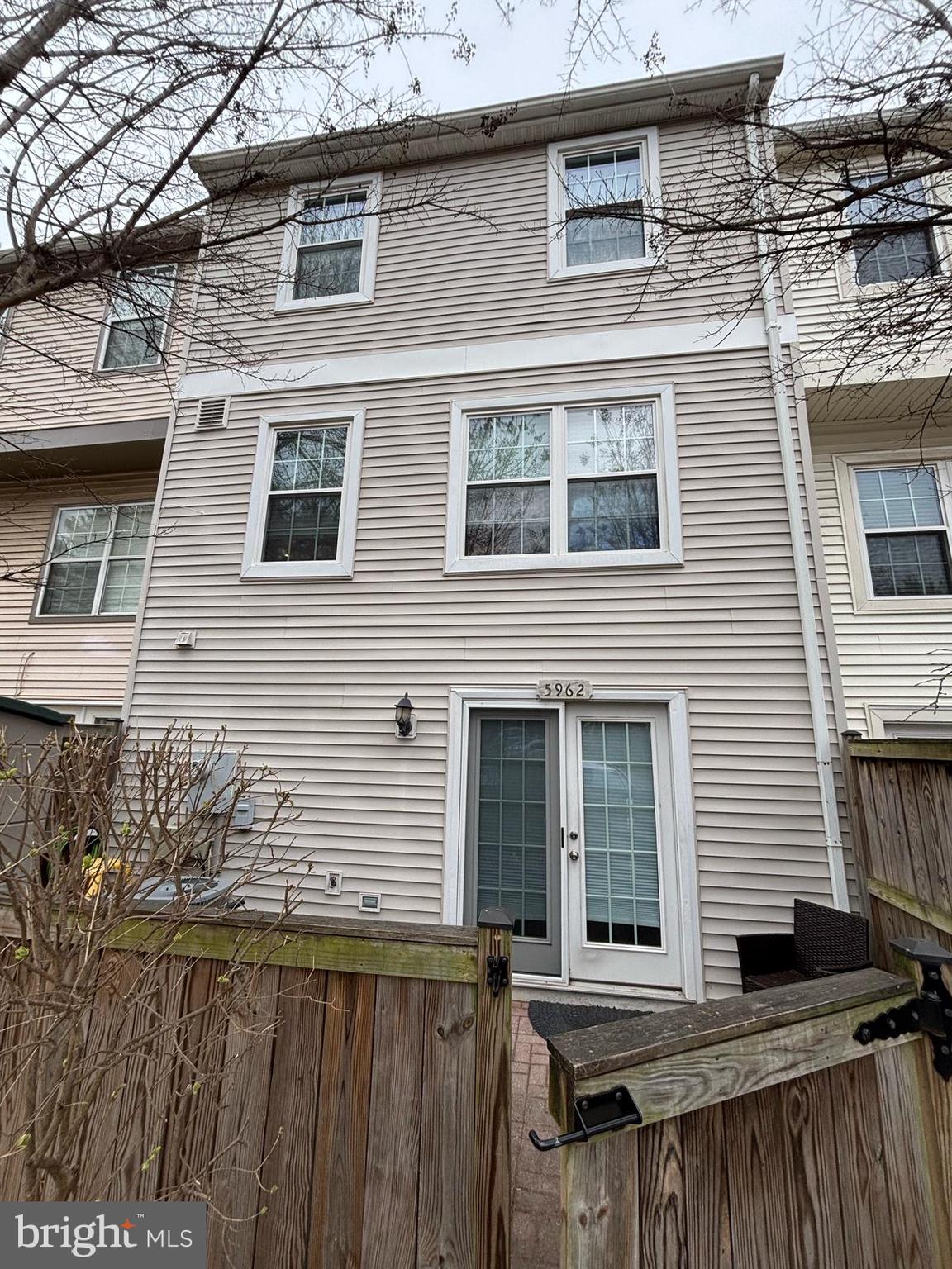 BURKE CENTRE CONSERVANCY - Residential Lease