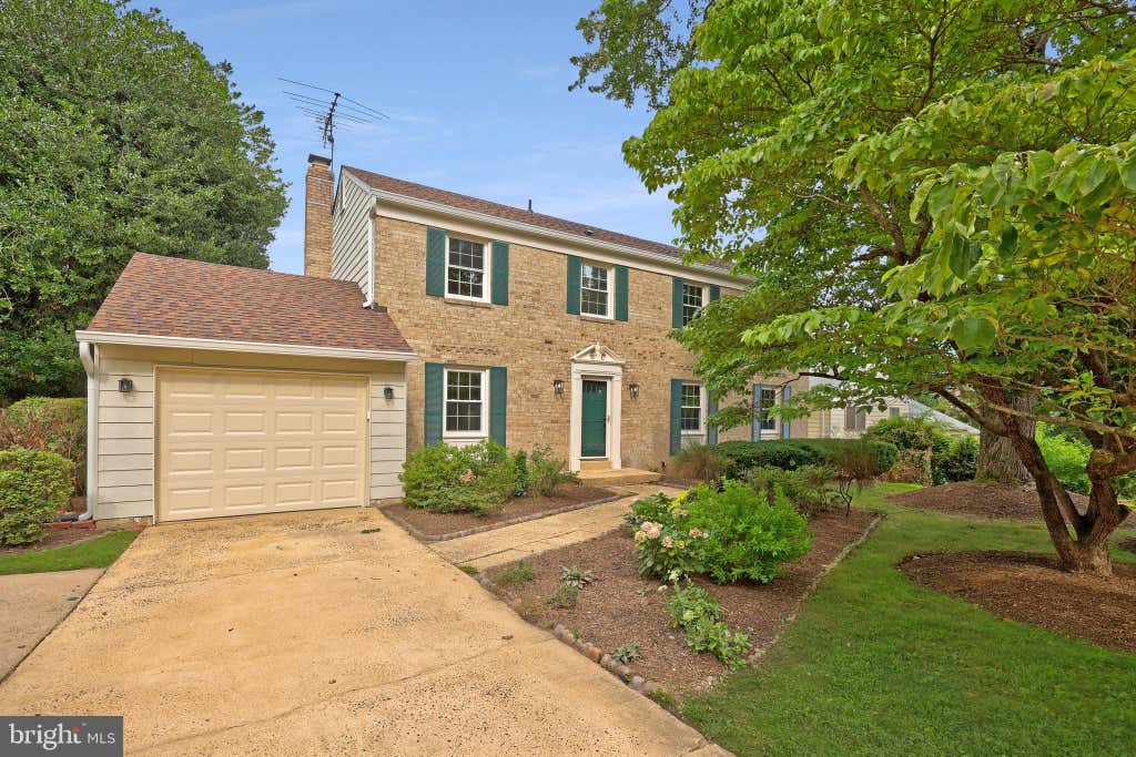Photo of 4509 Wakefield Chapel Road, ANNANDALE, VA 22003 (MLS # VAFX2328706)