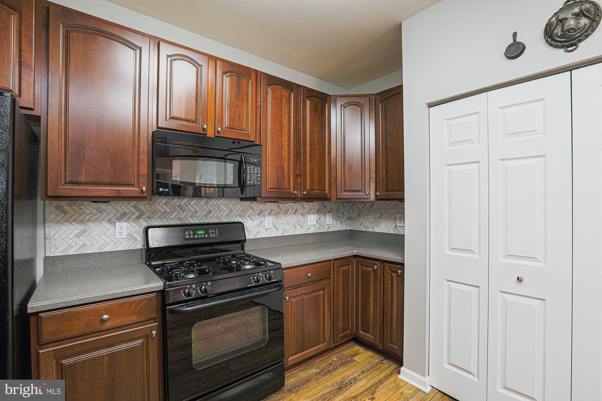 HEARTHSTONE AT VILLAGE SQUARE - Residential