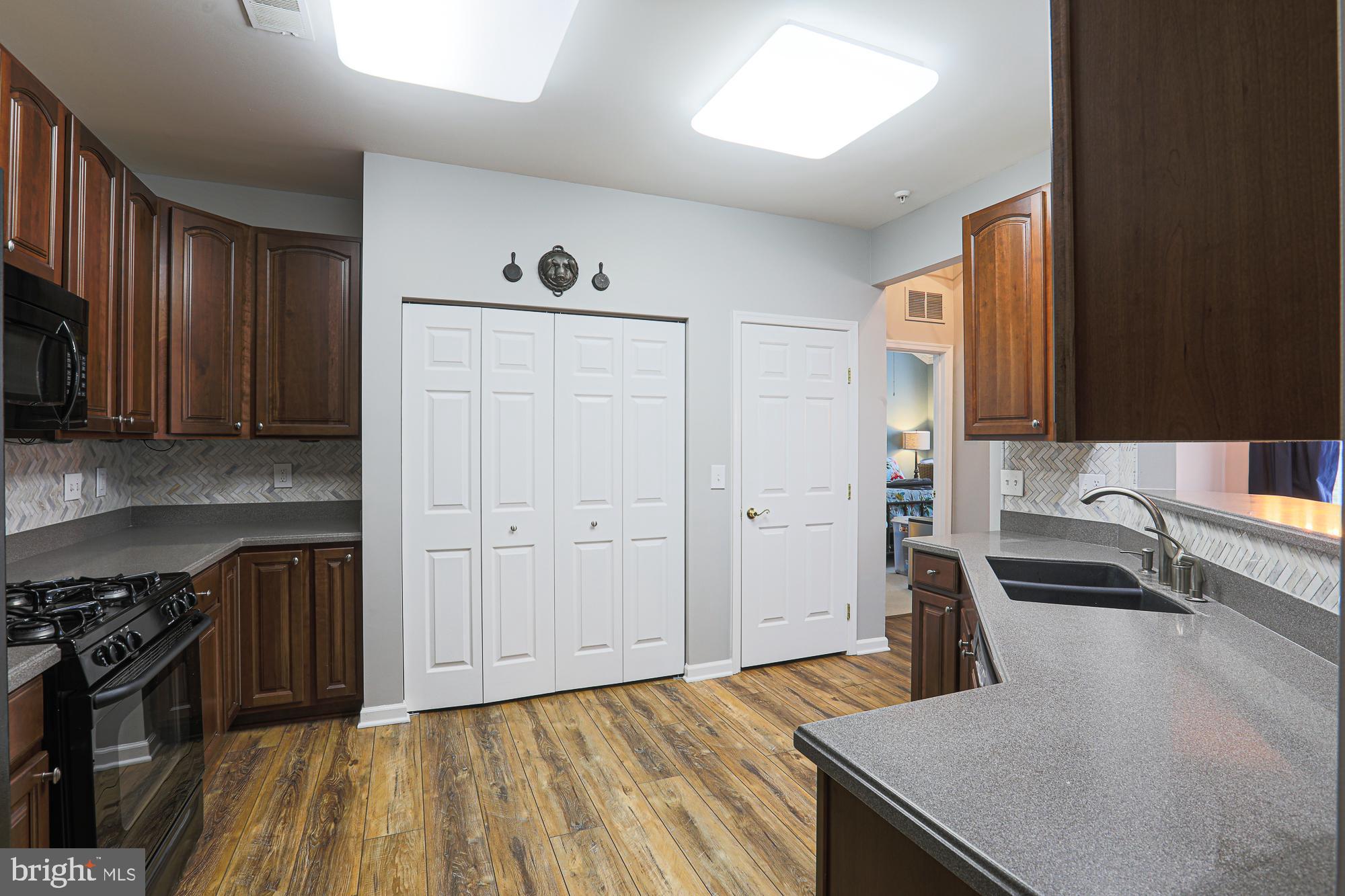 HEARTHSTONE AT VILLAGE SQUARE - Residential