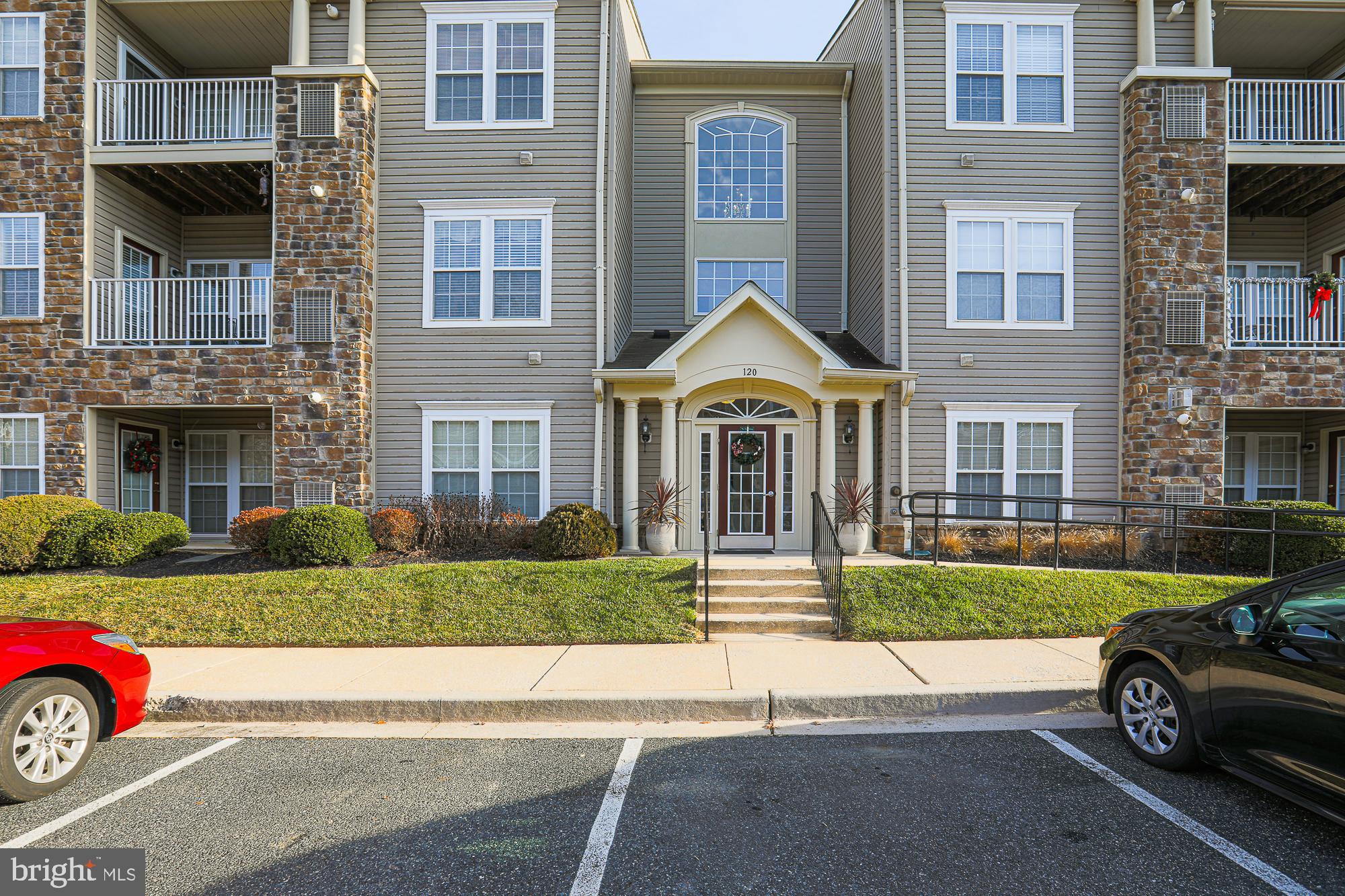 HEARTHSTONE AT VILLAGE SQUARE - Residential