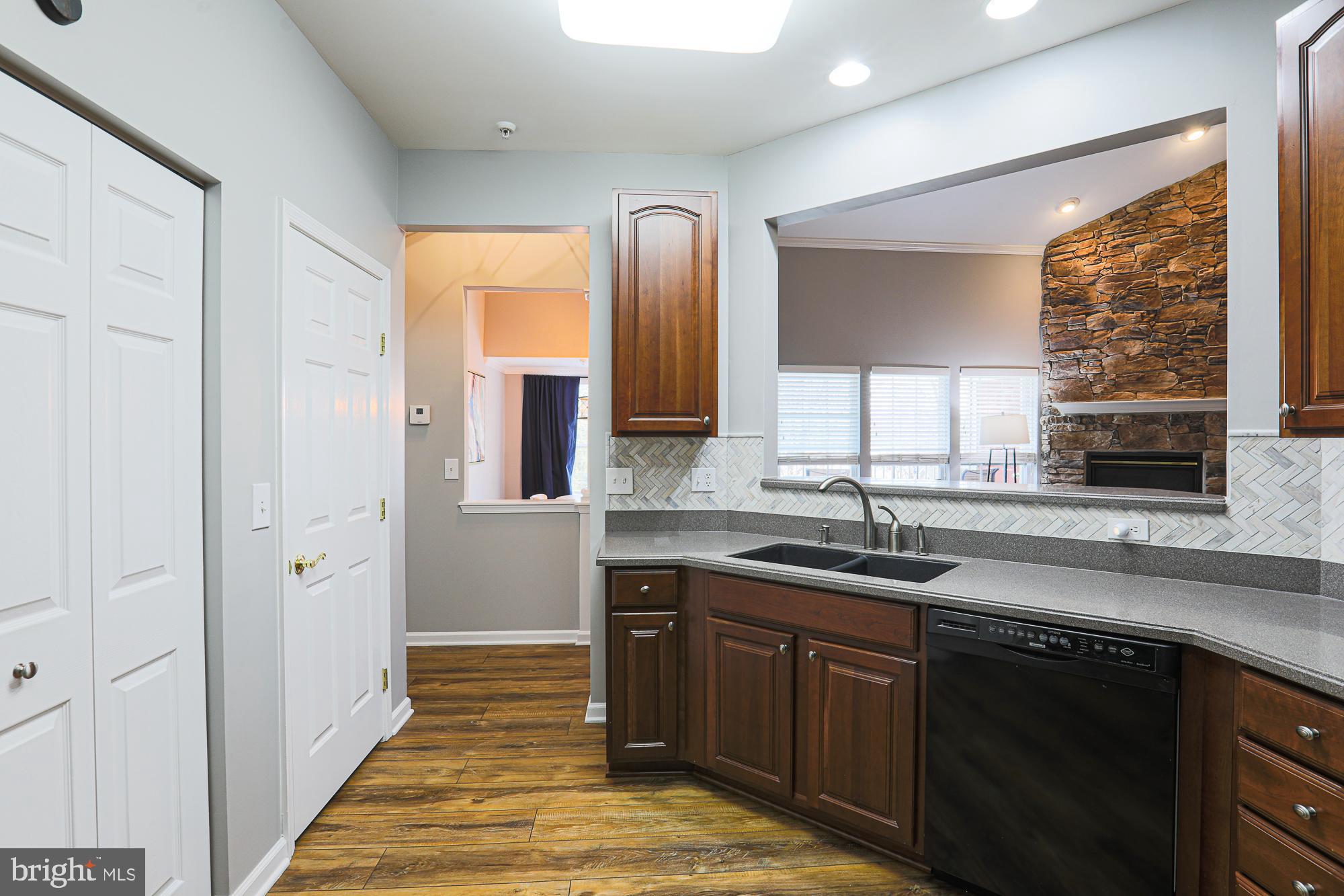 HEARTHSTONE AT VILLAGE SQUARE - Residential