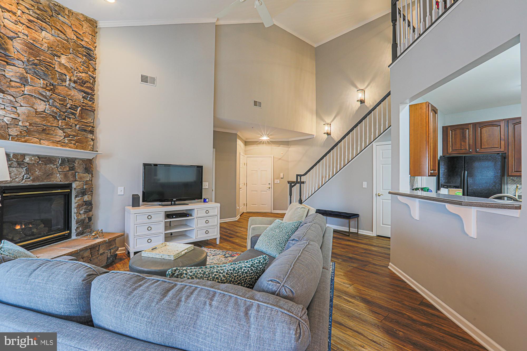 HEARTHSTONE AT VILLAGE SQUARE - Residential