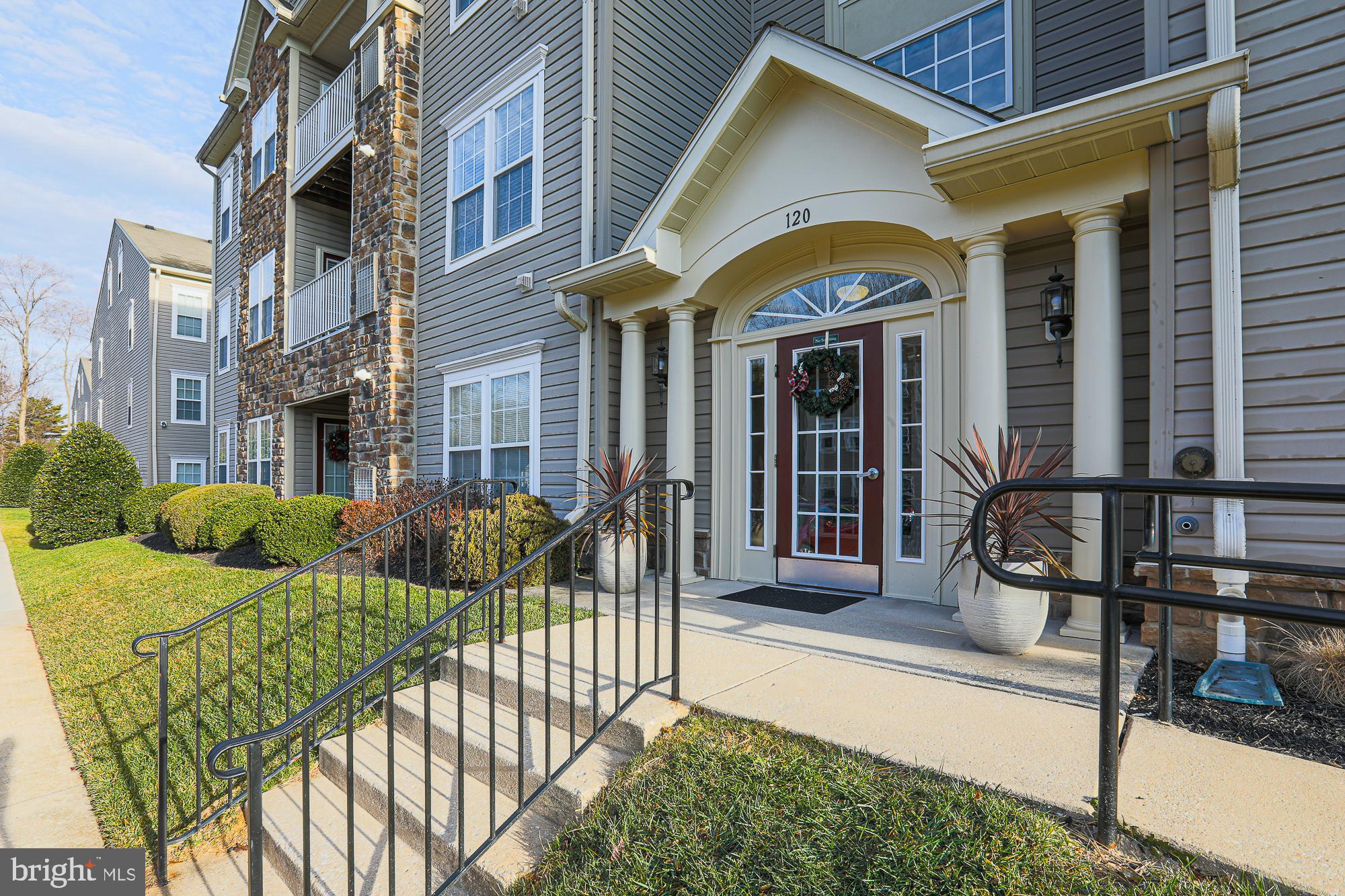 HEARTHSTONE AT VILLAGE SQUARE - Residential