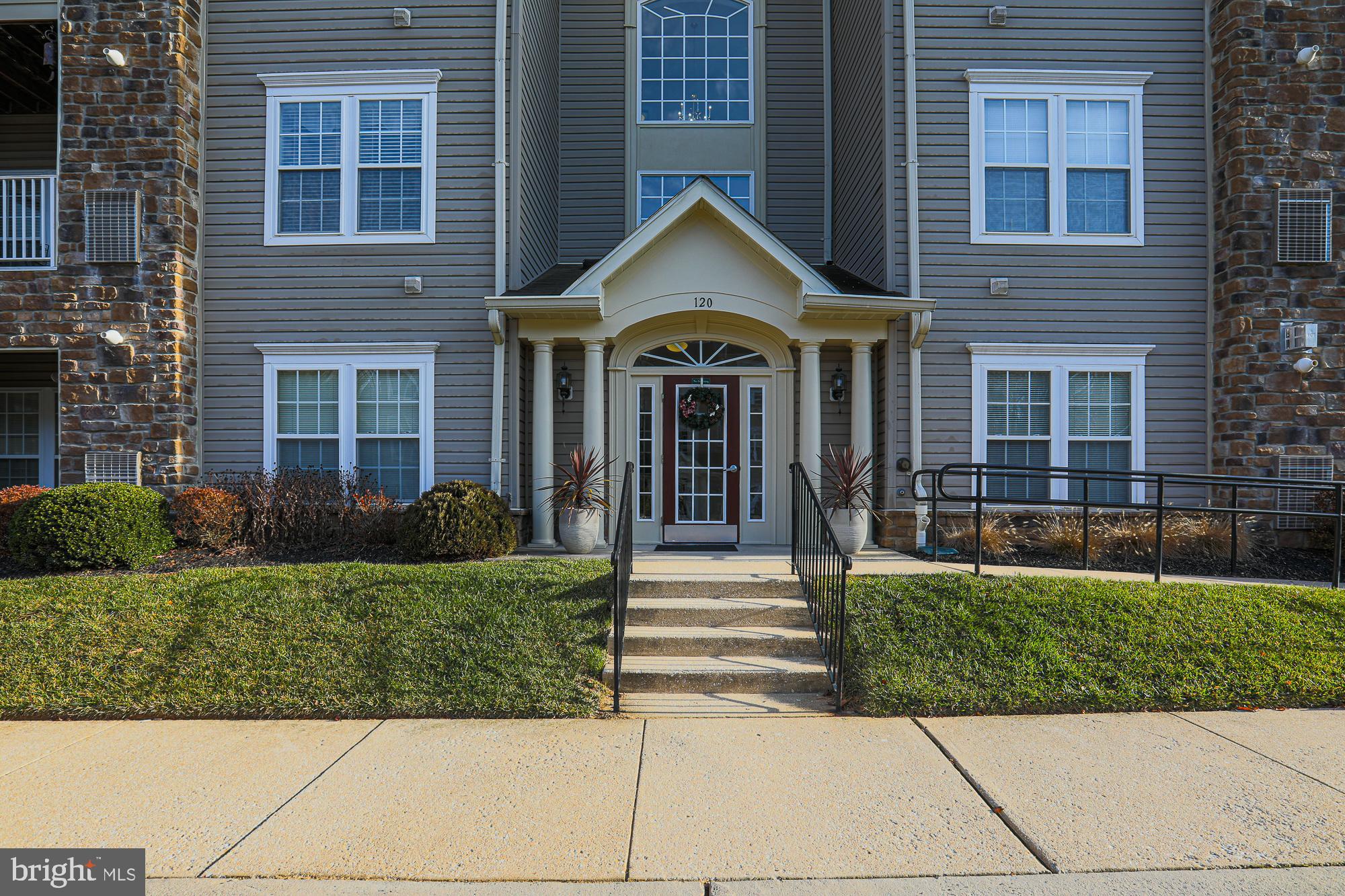 HEARTHSTONE AT VILLAGE SQUARE - Residential