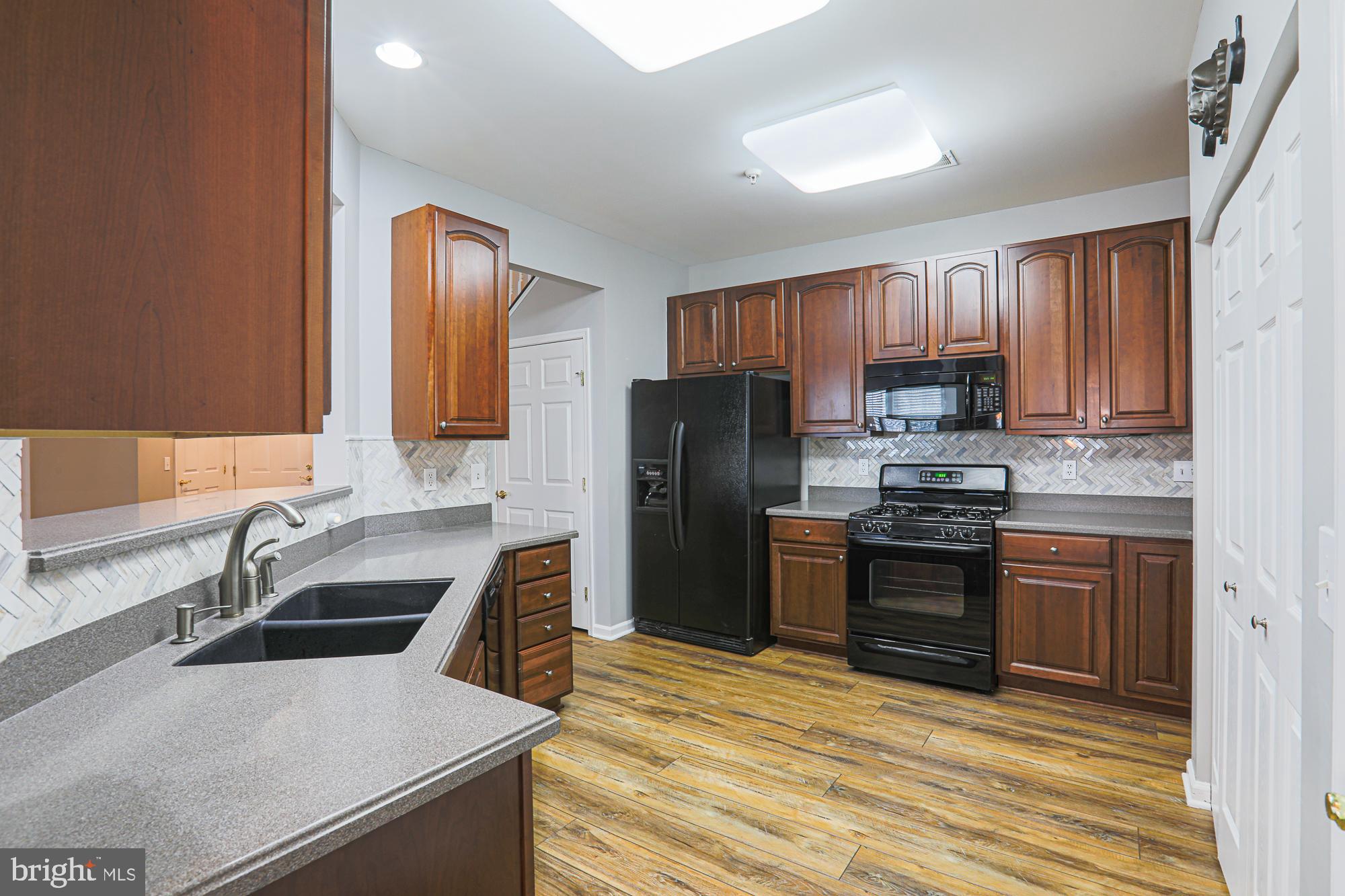 HEARTHSTONE AT VILLAGE SQUARE - Residential