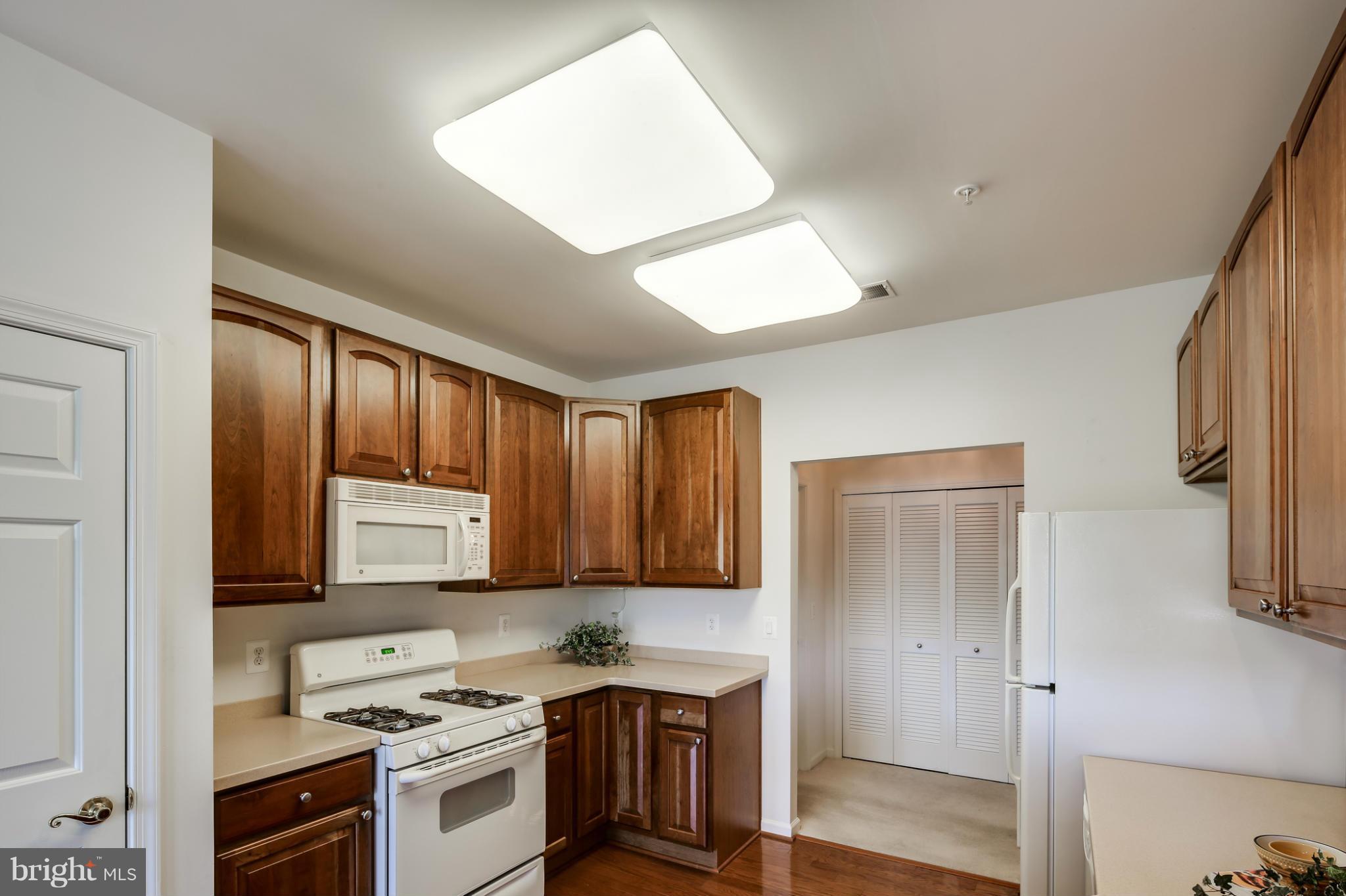 HEARTHSTONE AT VILLAGE CREST CONDOMINIUMS - Residential