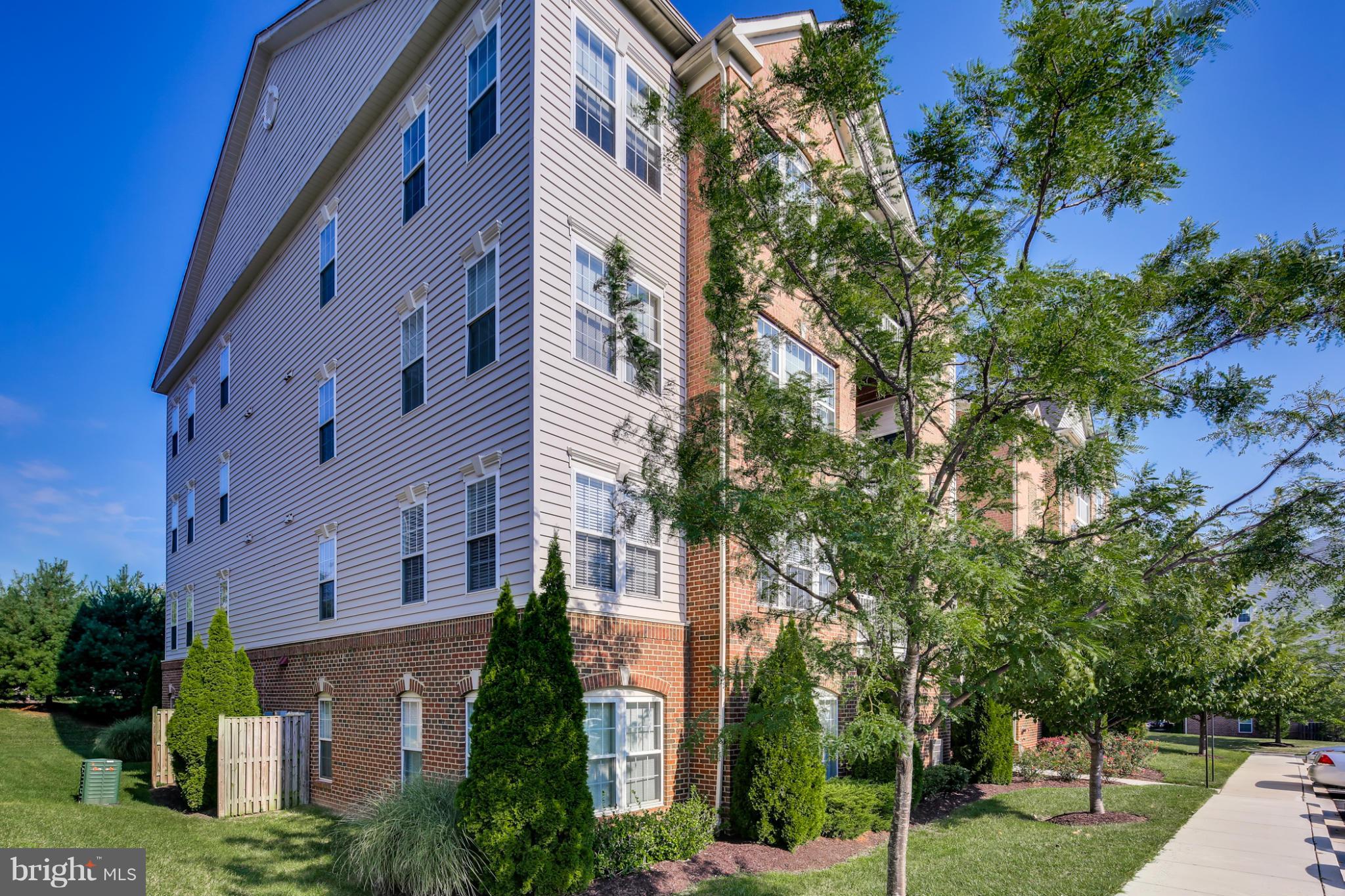 HEARTHSTONE AT VILLAGE CREST CONDOMINIUMS - Residential