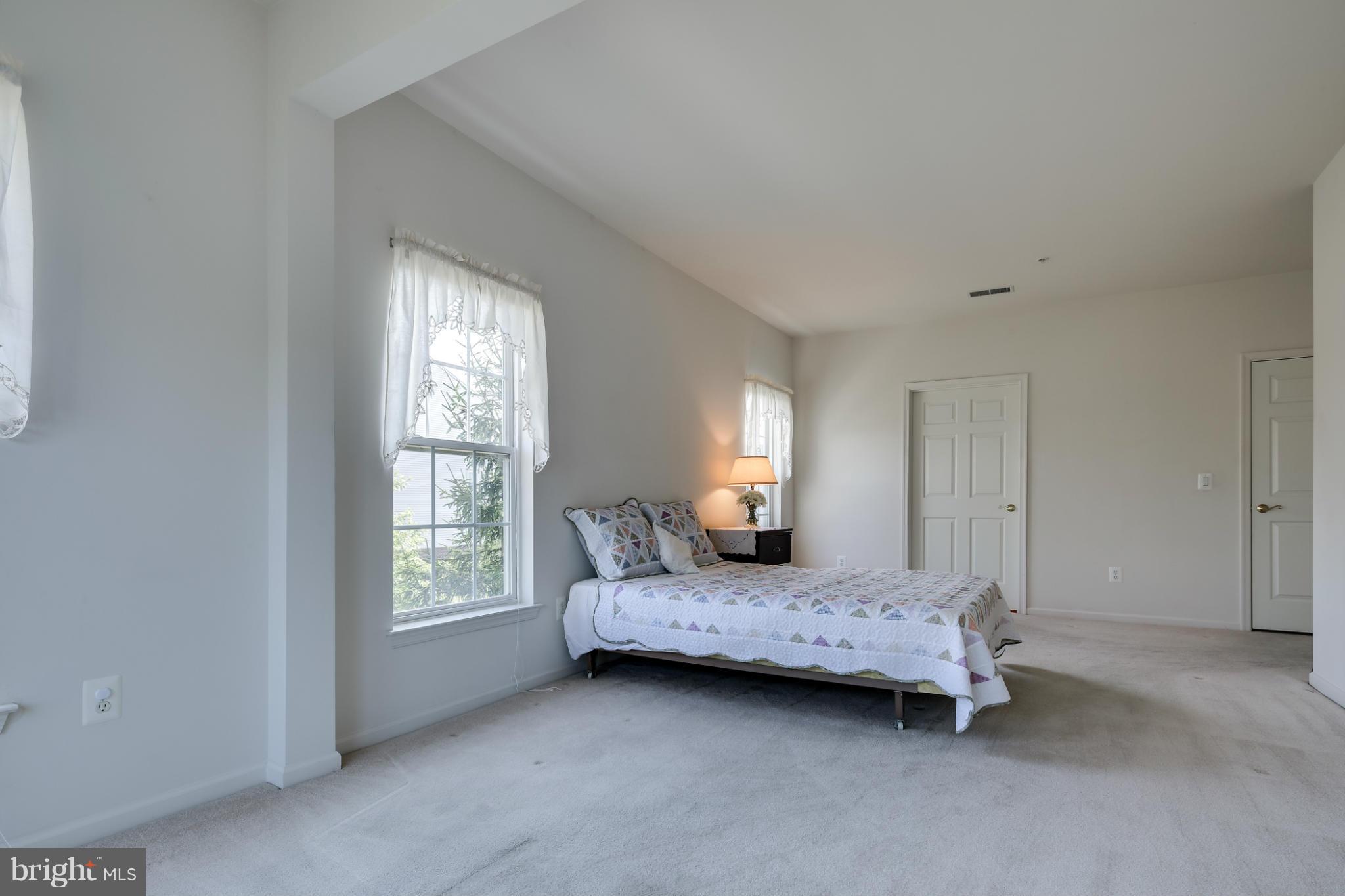 HEARTHSTONE AT VILLAGE CREST CONDOMINIUMS - Residential