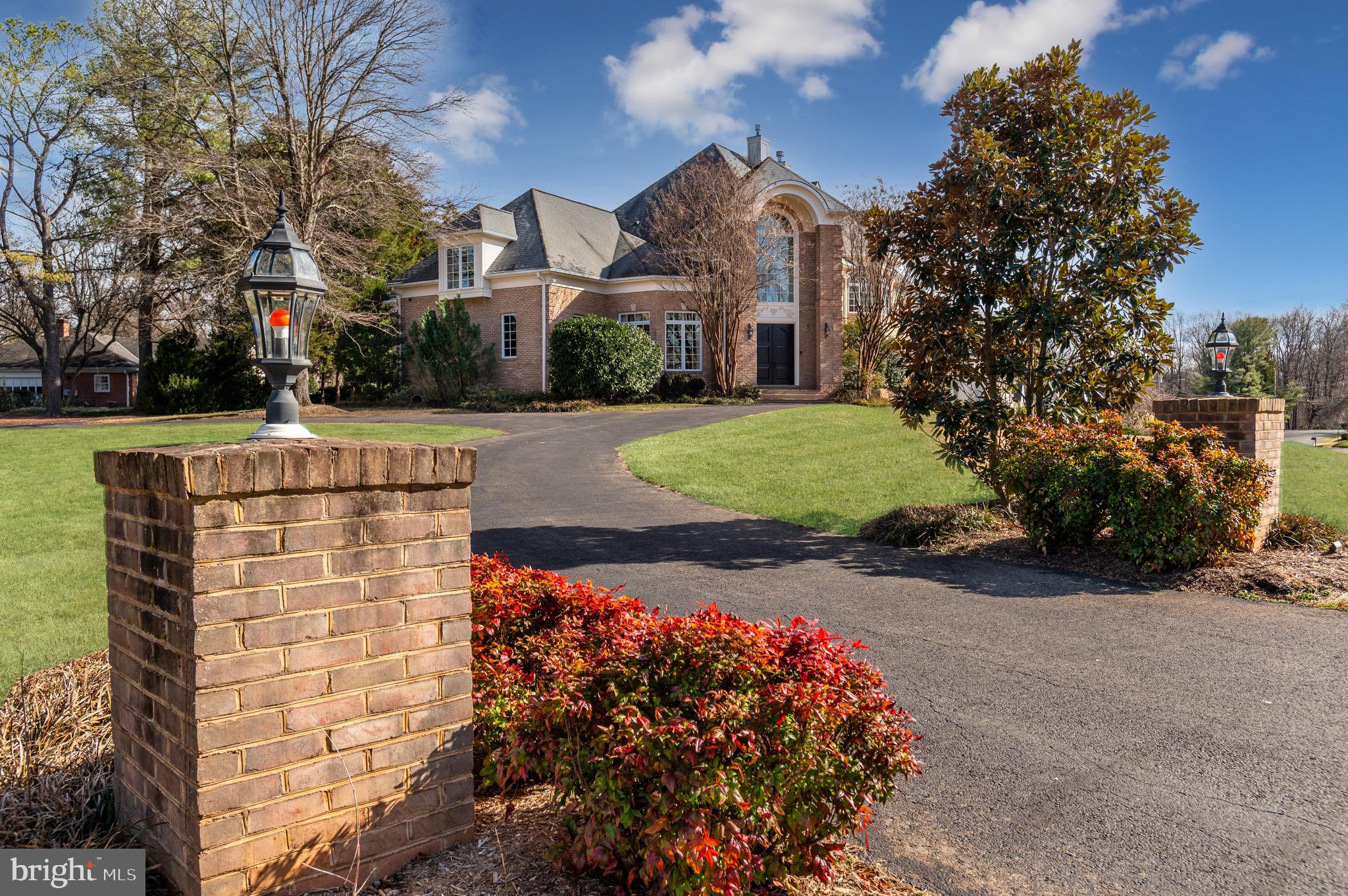 SALONA VILLAGE - Residential