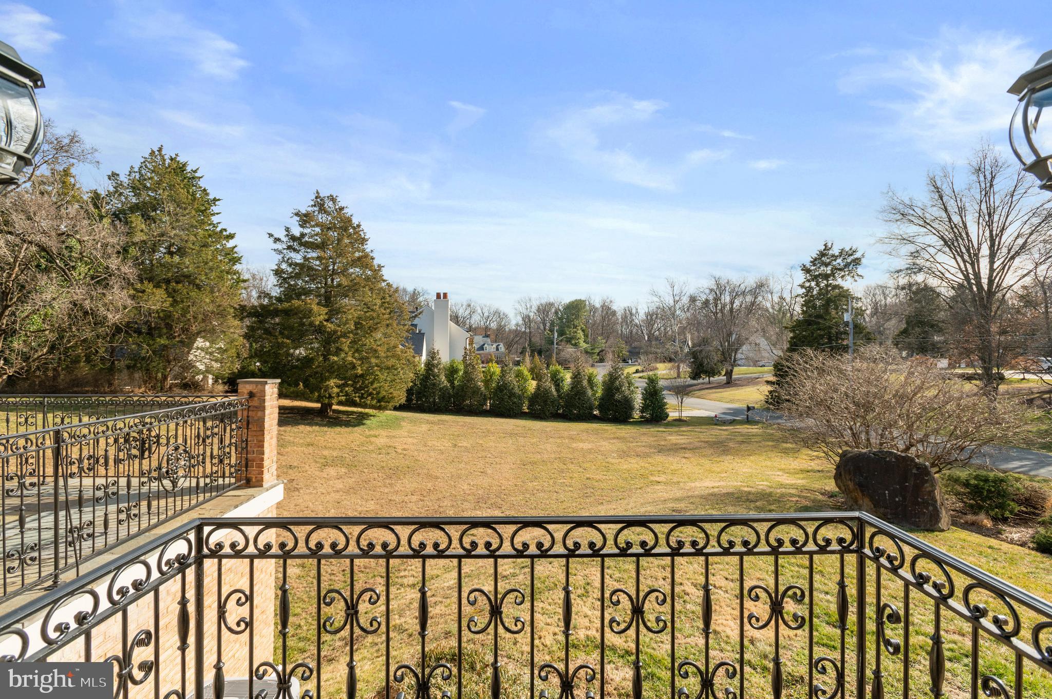 SALONA VILLAGE - Residential