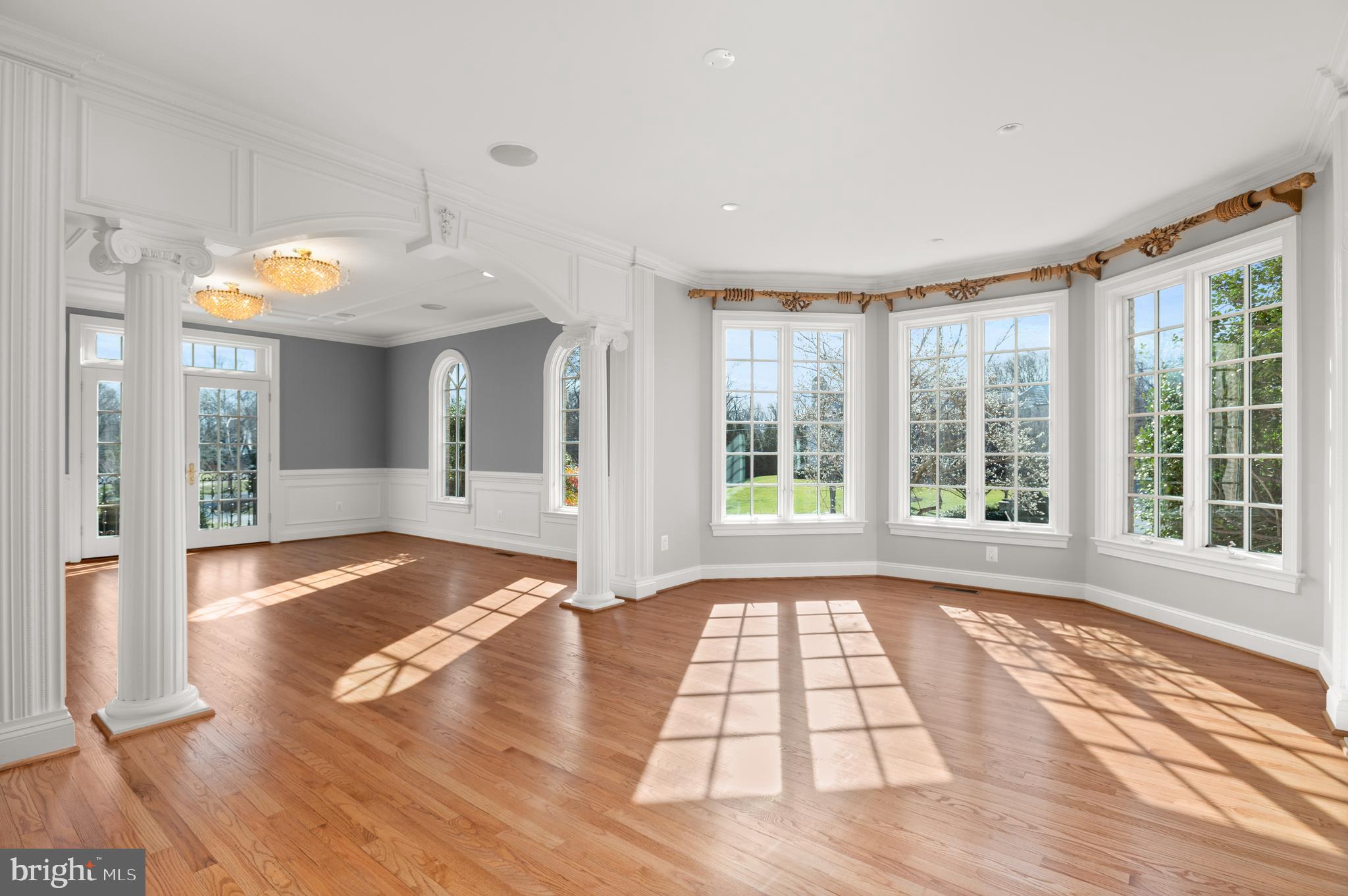 SALONA VILLAGE - Residential