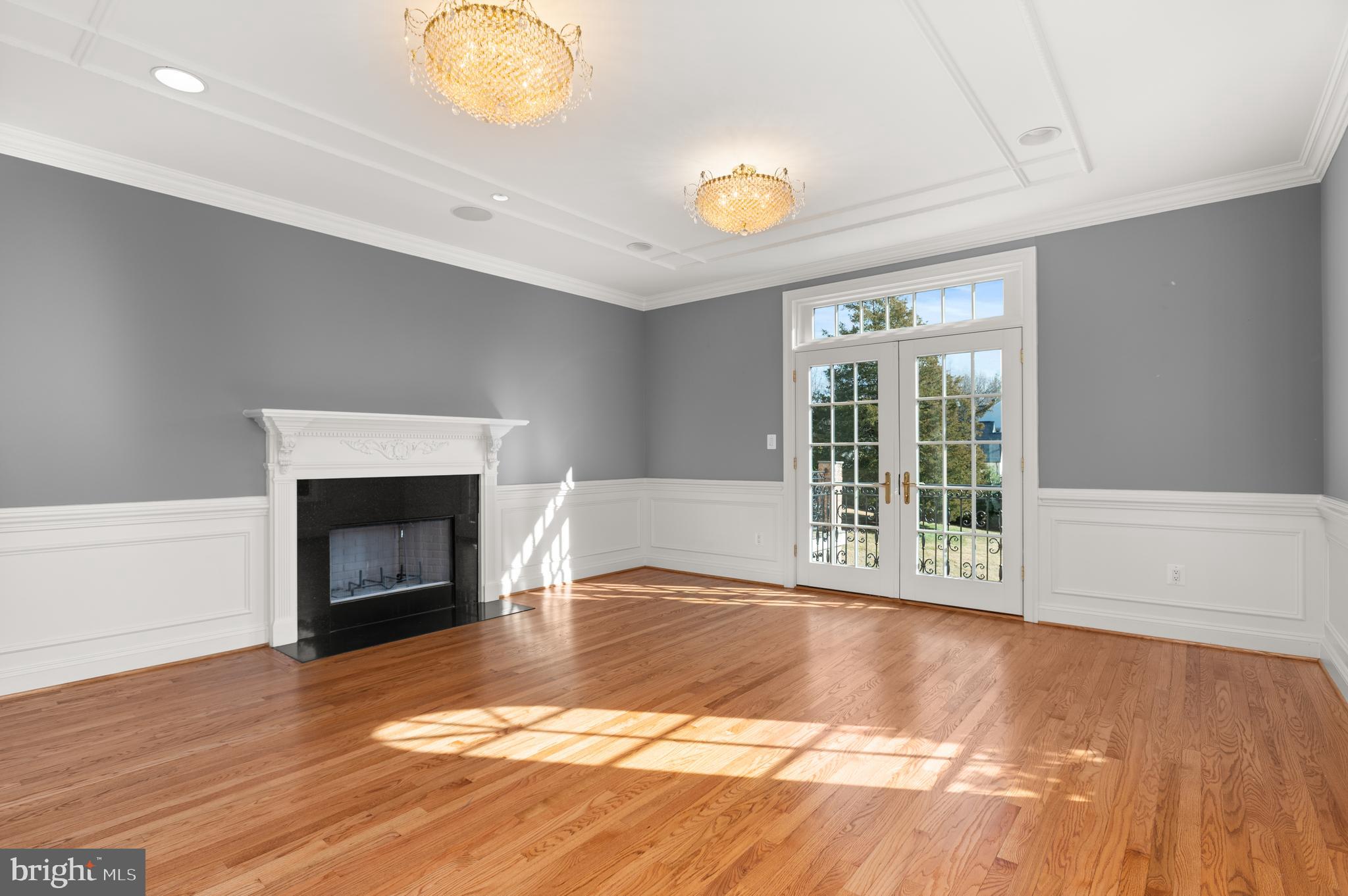 SALONA VILLAGE - Residential