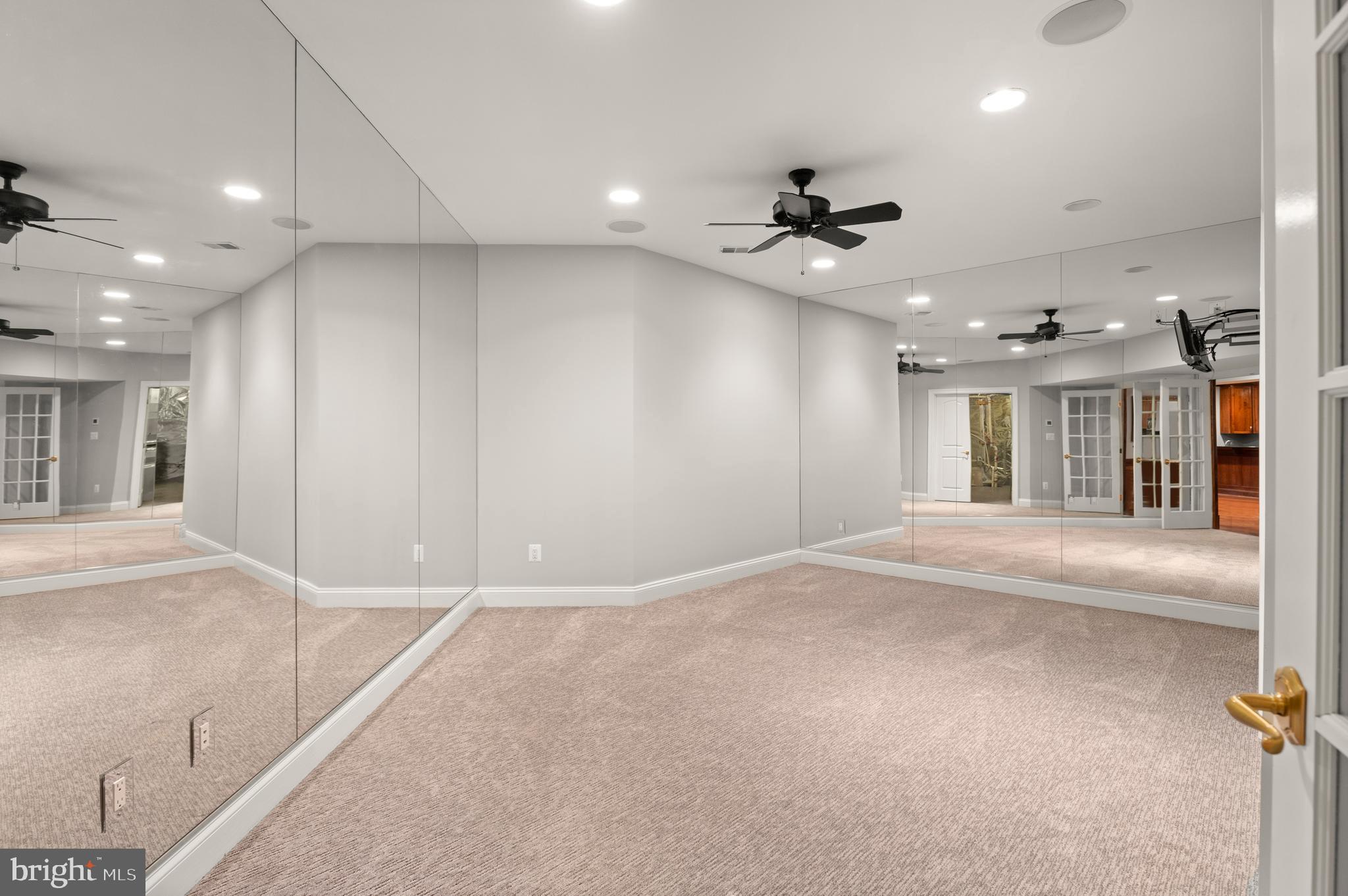 SALONA VILLAGE - Residential