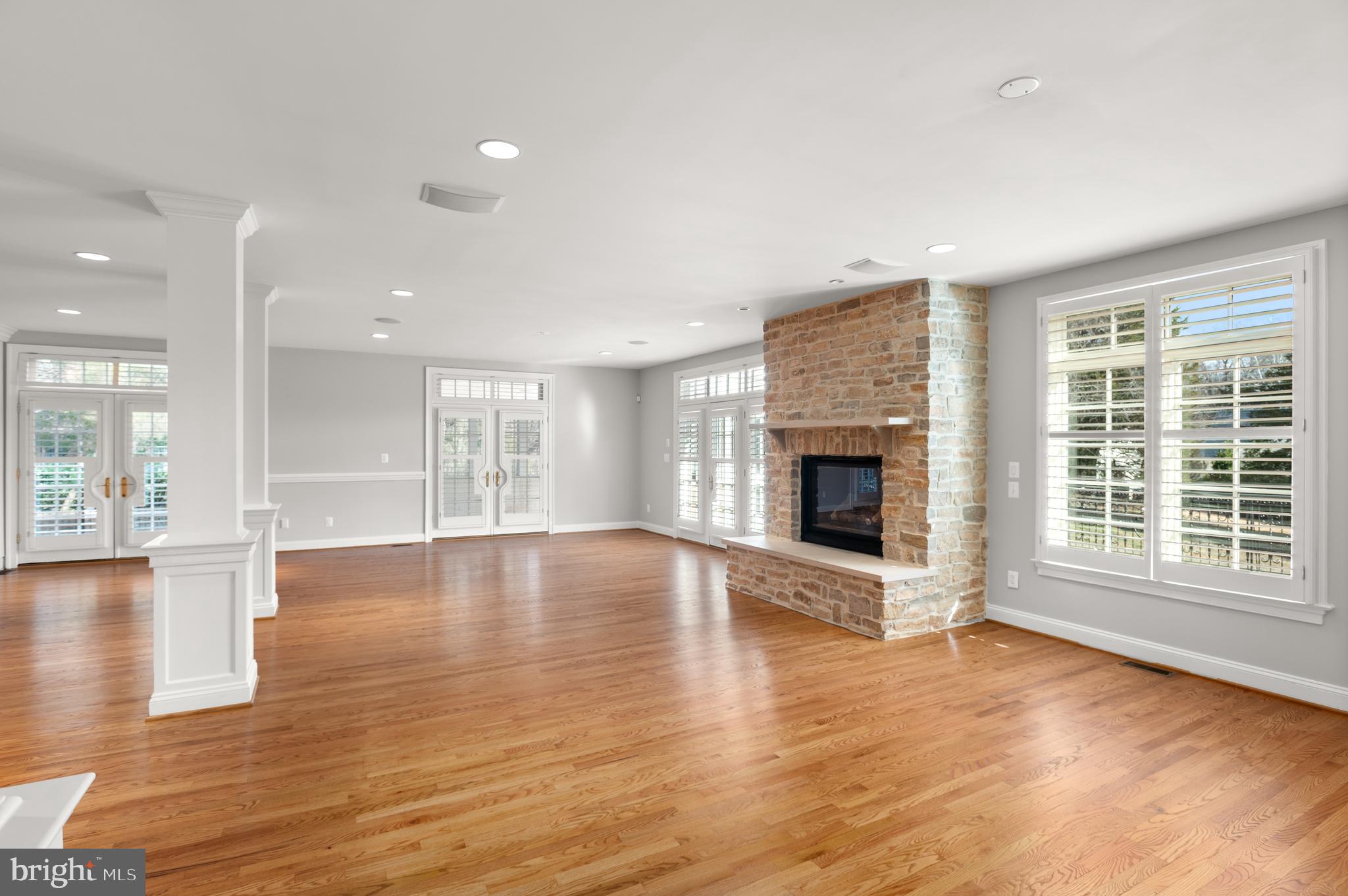 SALONA VILLAGE - Residential