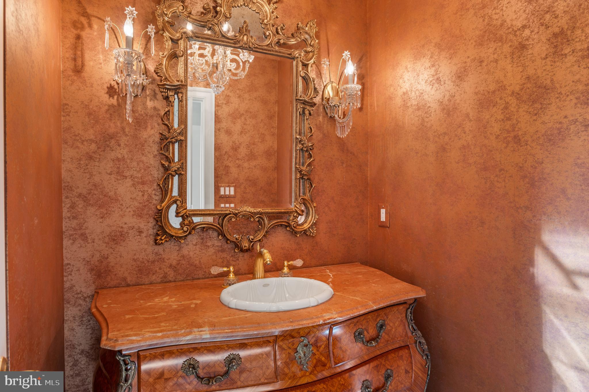 SALONA VILLAGE - Residential