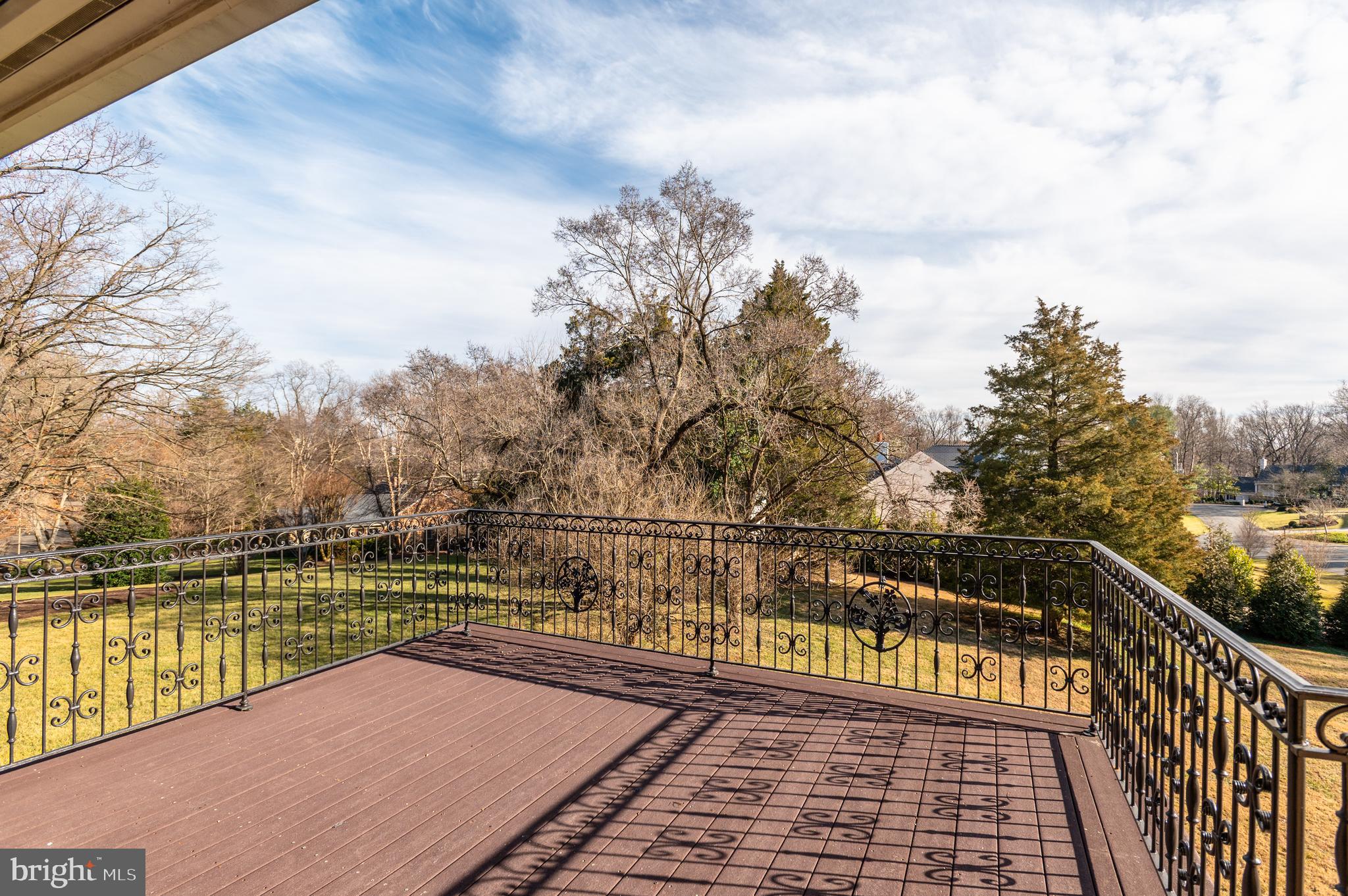 SALONA VILLAGE - Residential