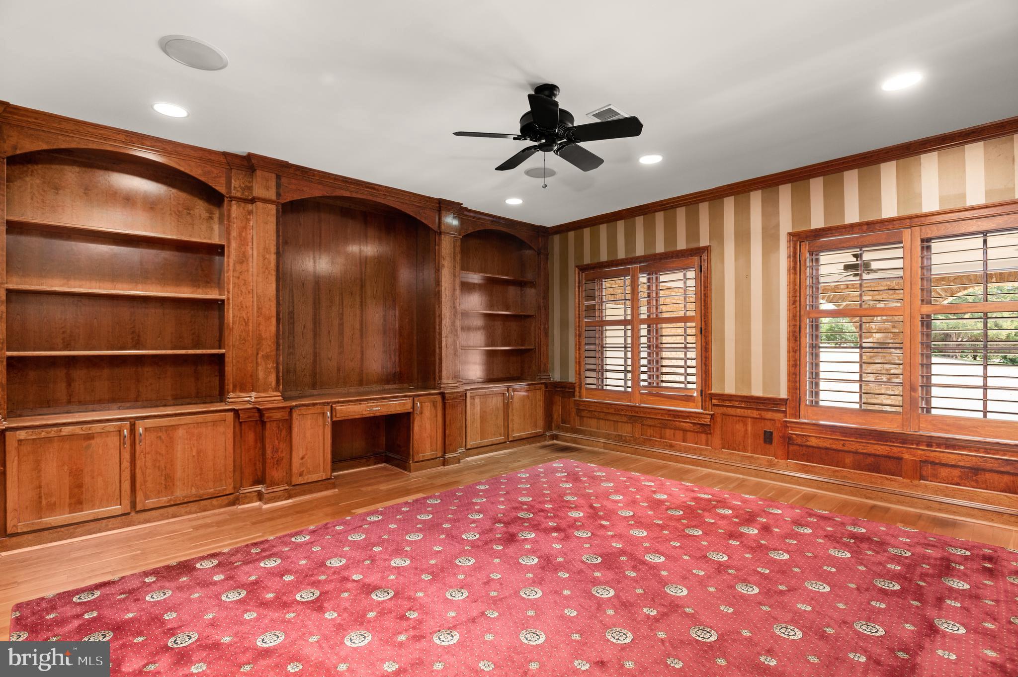 SALONA VILLAGE - Residential