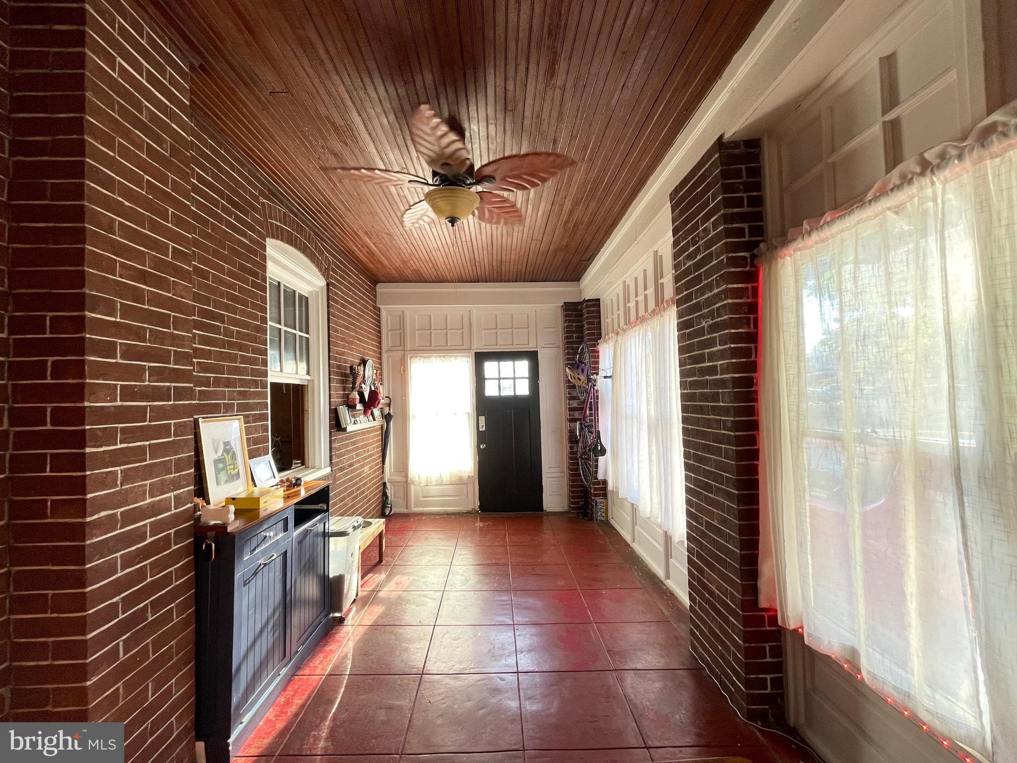 ROXBOROUGH - Residential