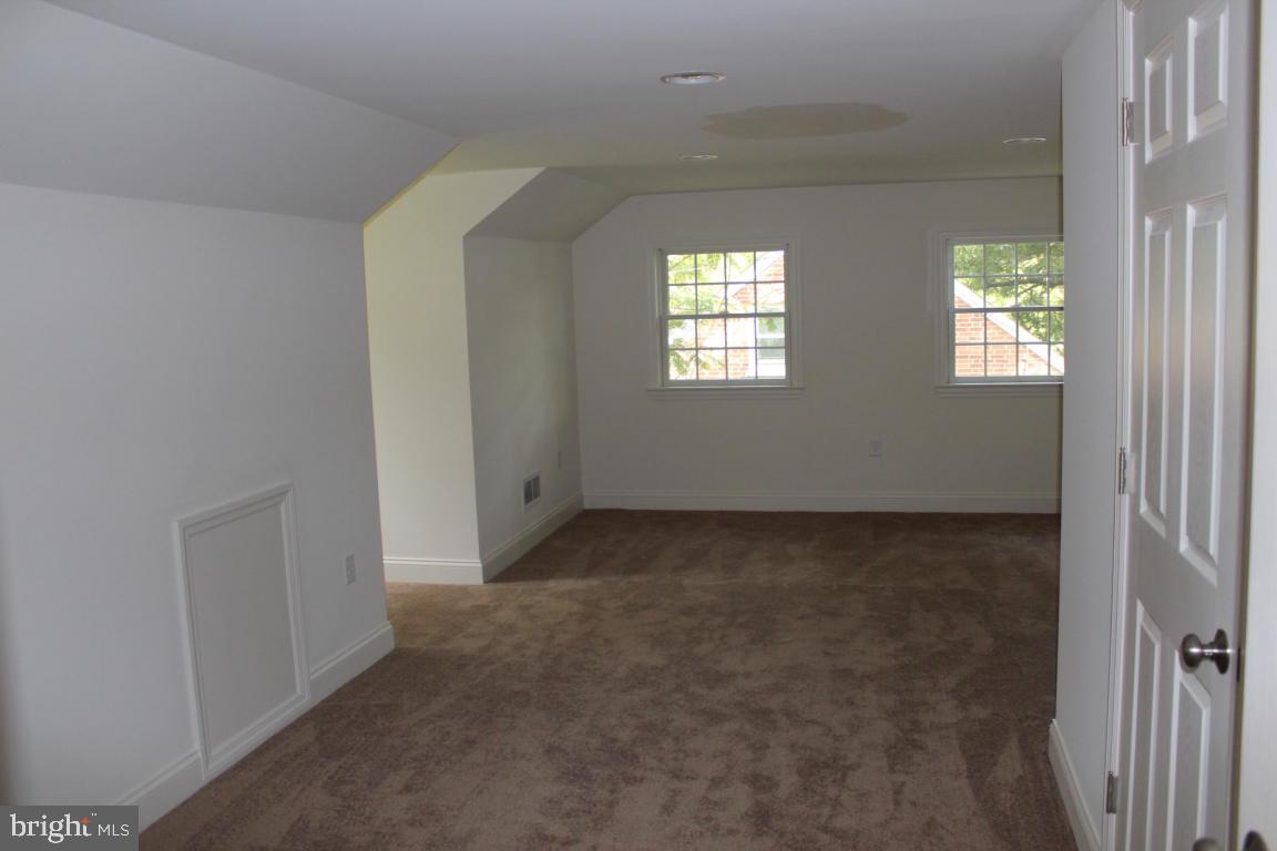 SCHOOL LANE HILLS - Residential