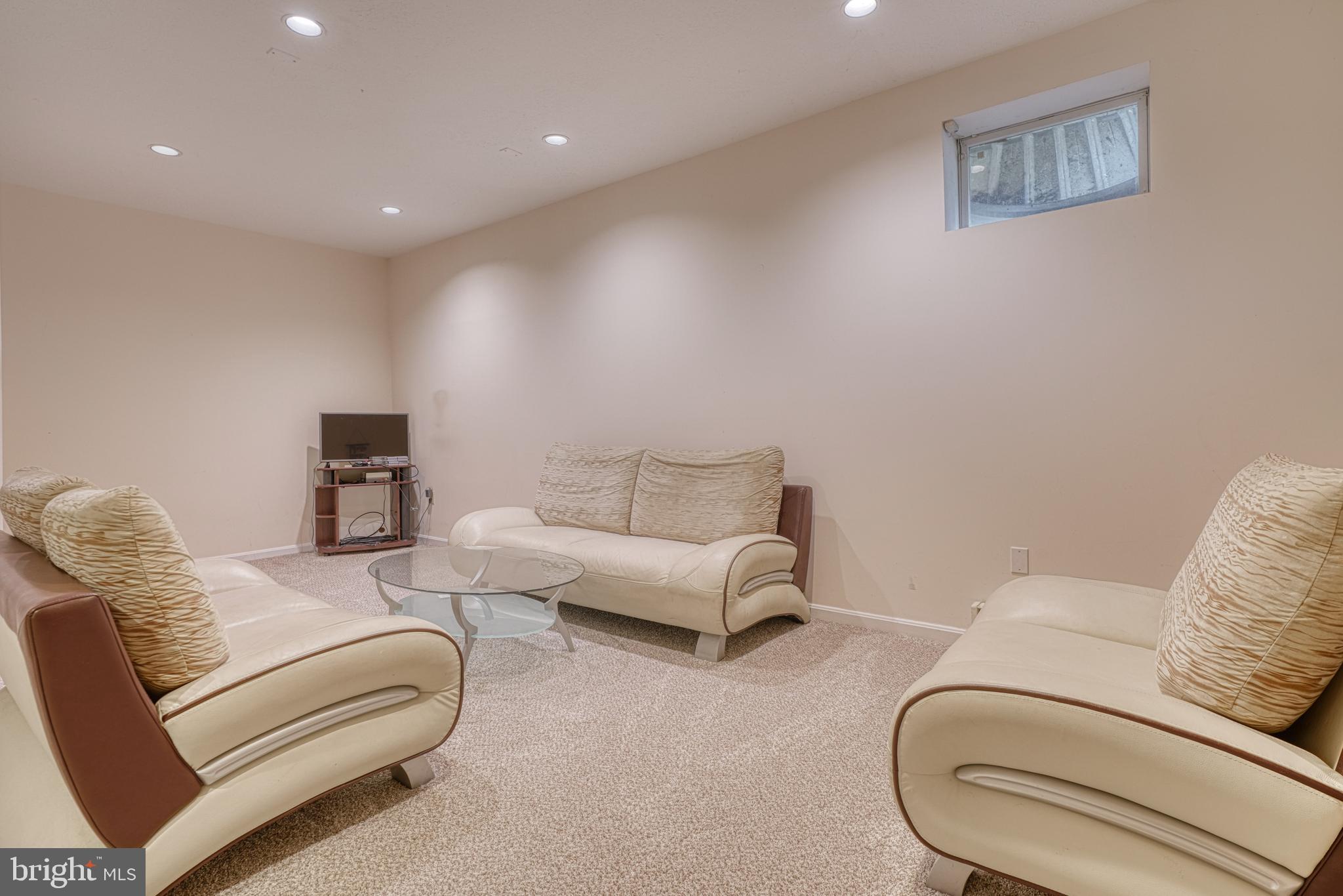 GREENSPRING EAST - Residential