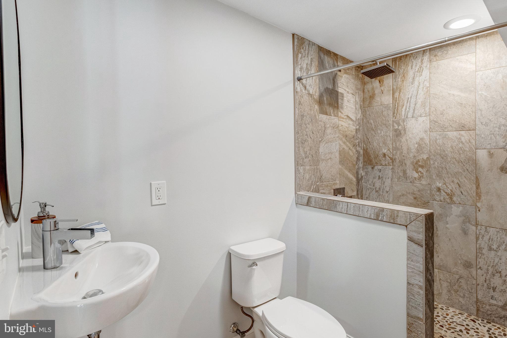 WINDSOR FOREST - Residential