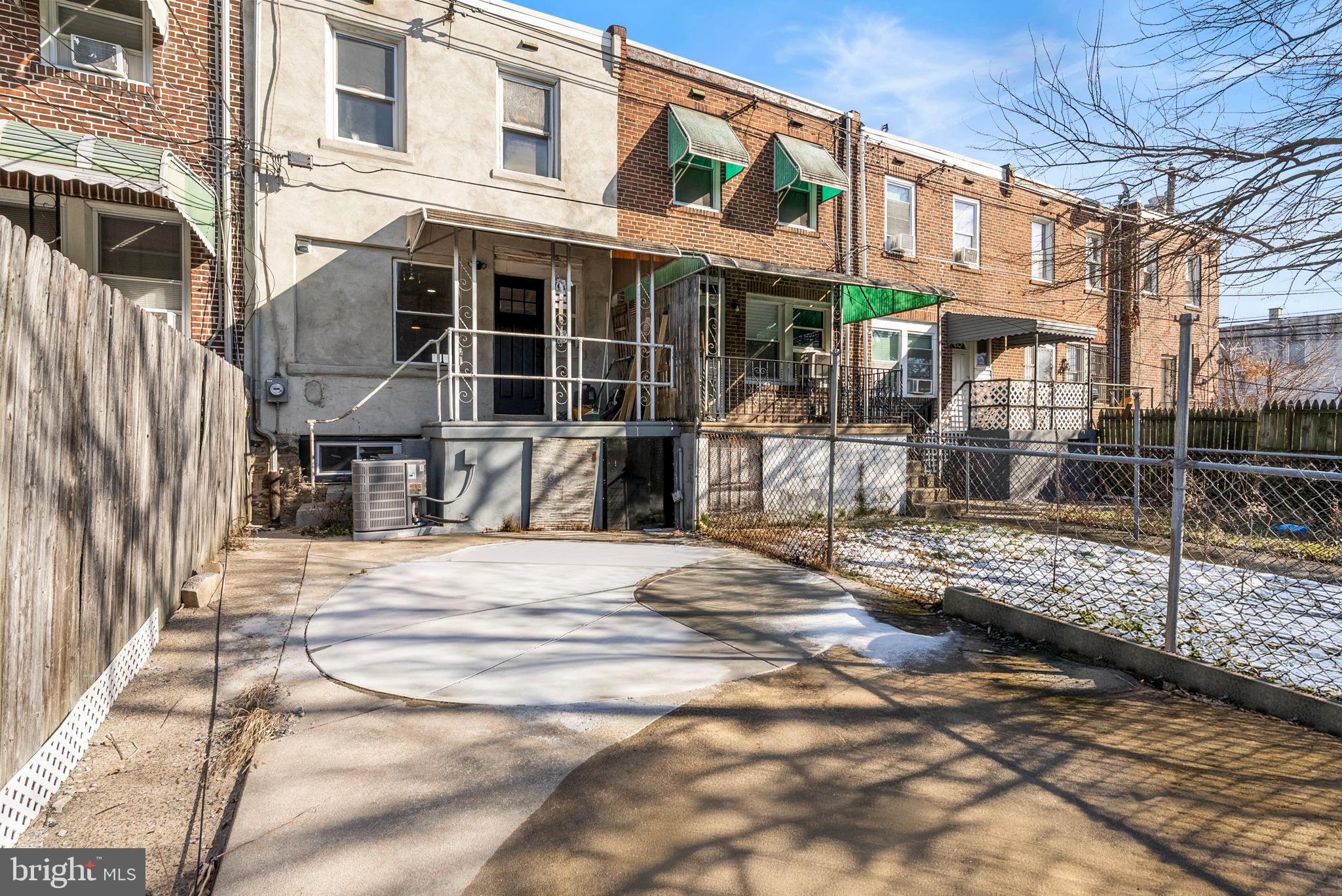 ELMWOOD PARK - Residential