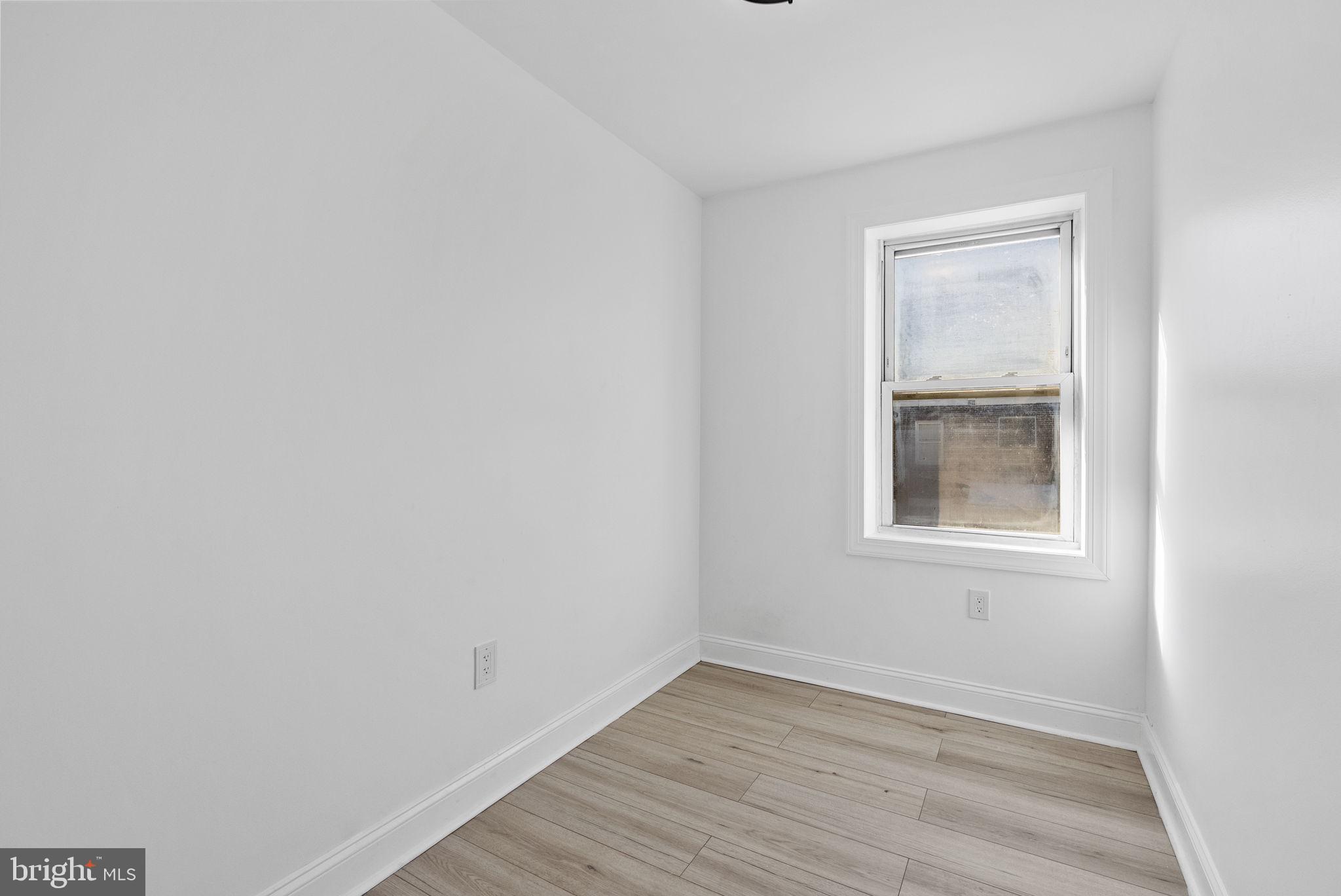 ELMWOOD PARK - Residential