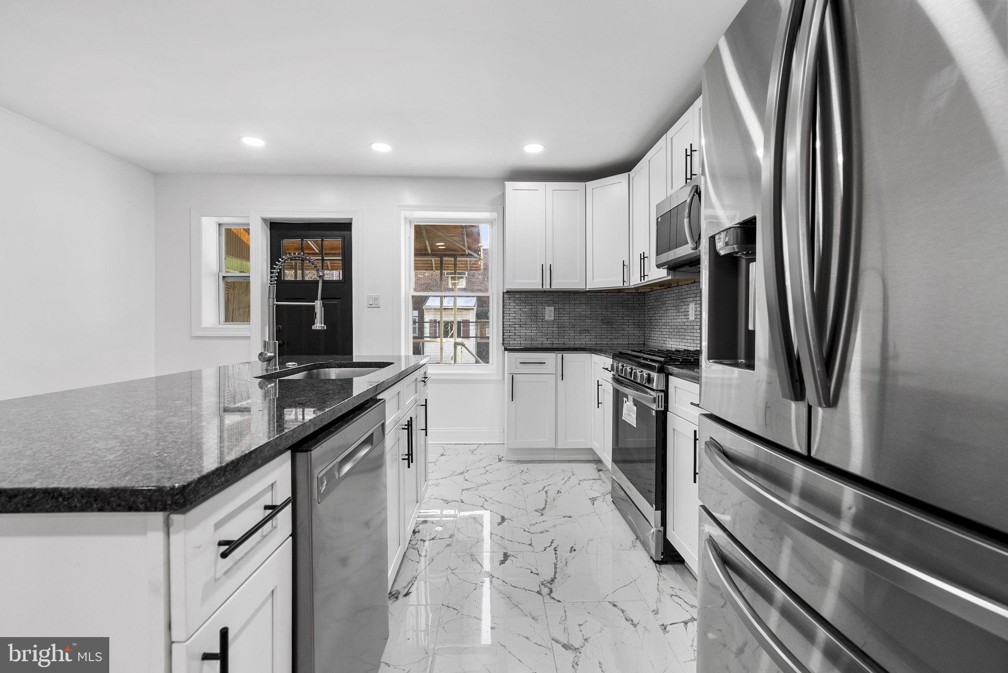 ELMWOOD PARK - Residential