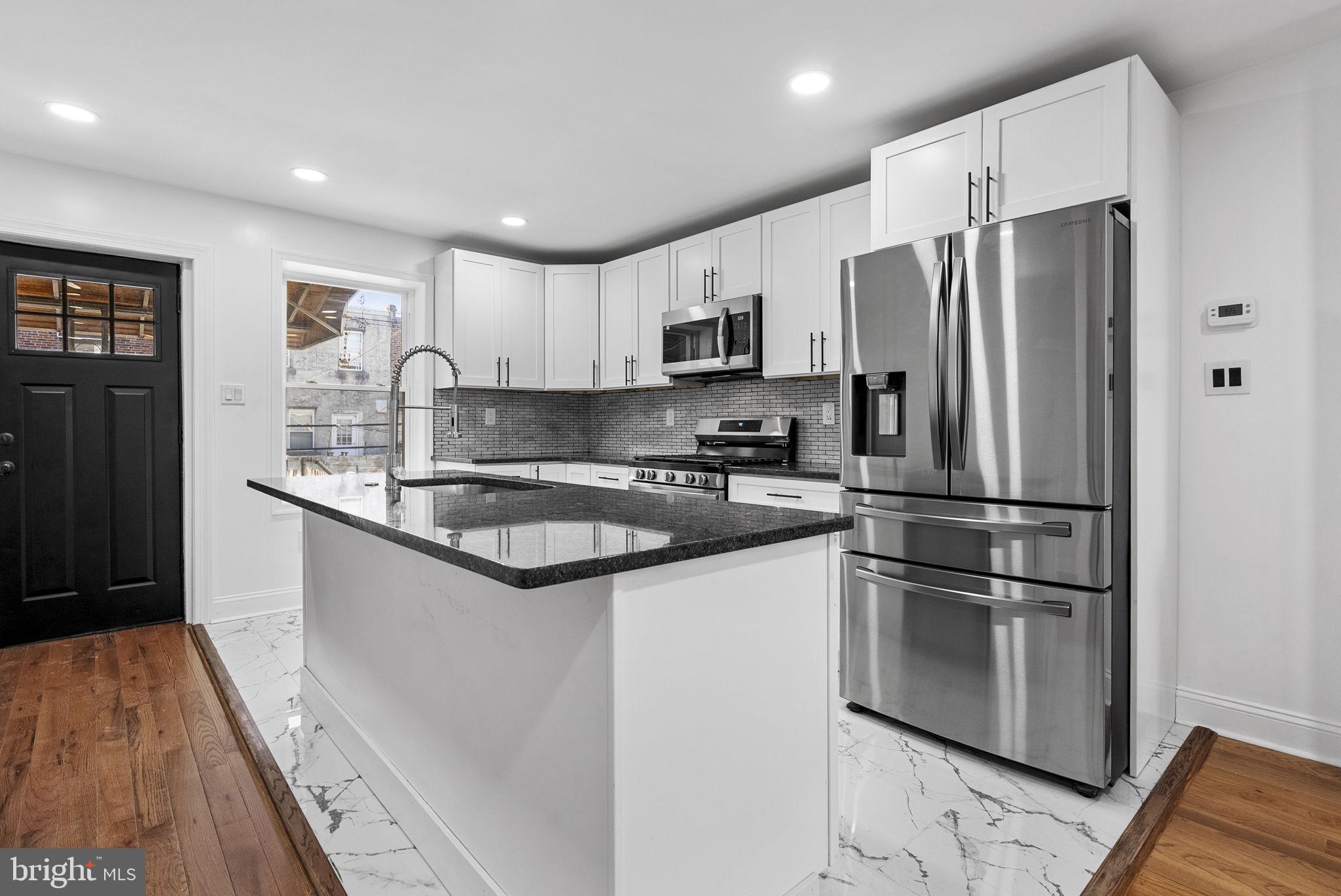 ELMWOOD PARK - Residential