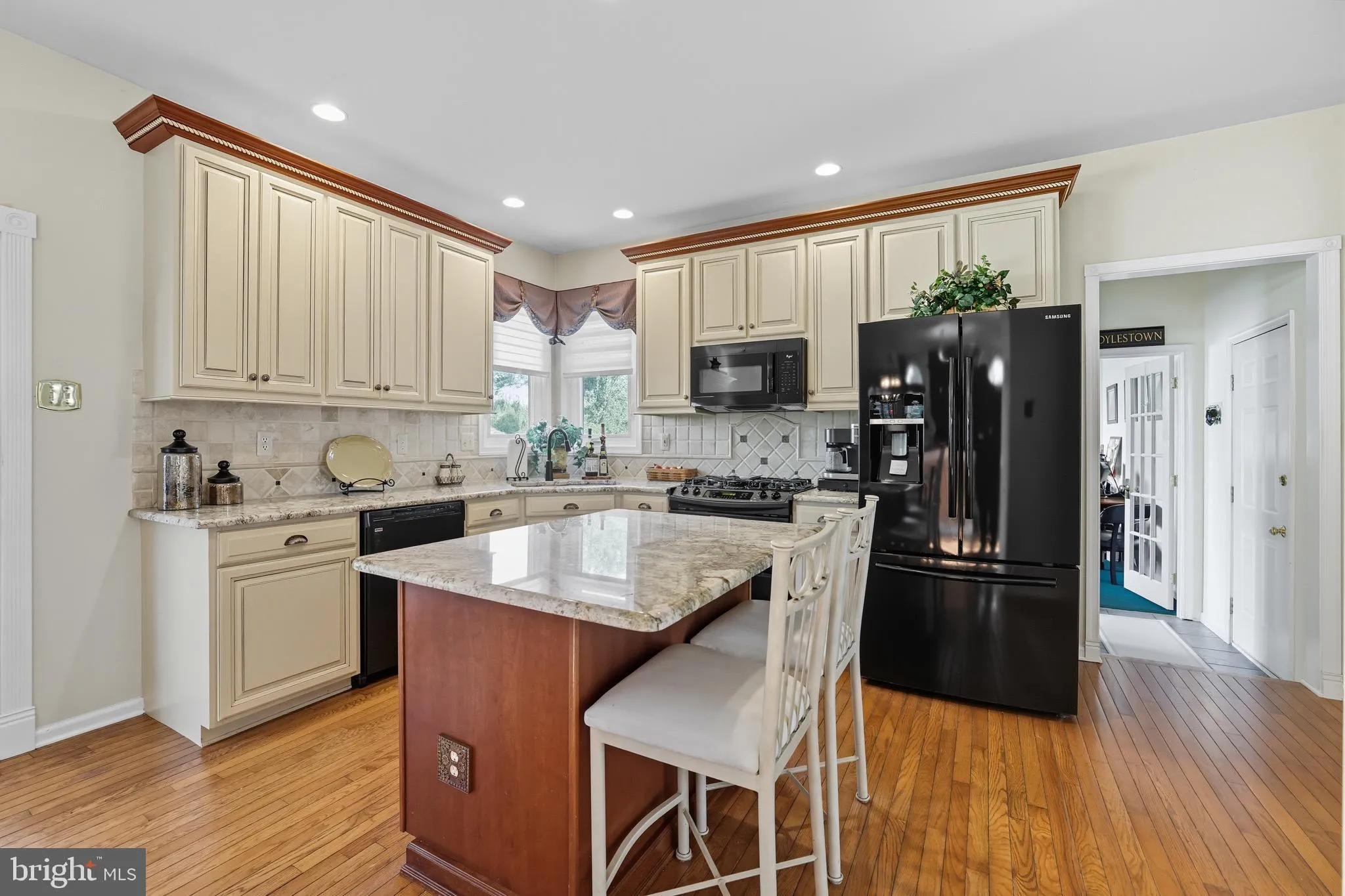 Jamison, Pennsylvania 18929, United States, 4 Bedrooms Bedrooms, ,3 BathroomsBathrooms,Residential,Active,205617