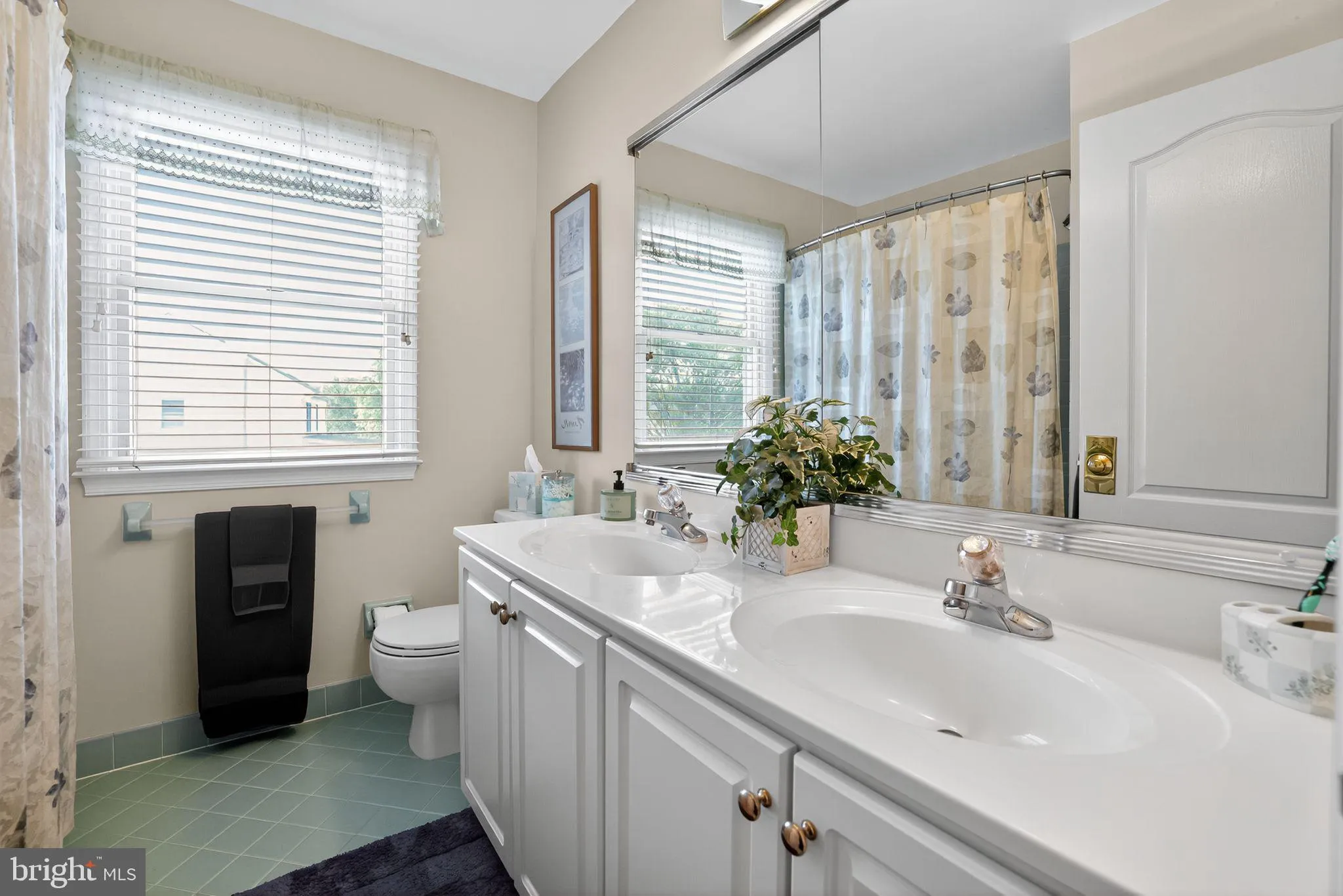 Jamison, Pennsylvania 18929, United States, 4 Bedrooms Bedrooms, ,3 BathroomsBathrooms,Residential,Active,205617