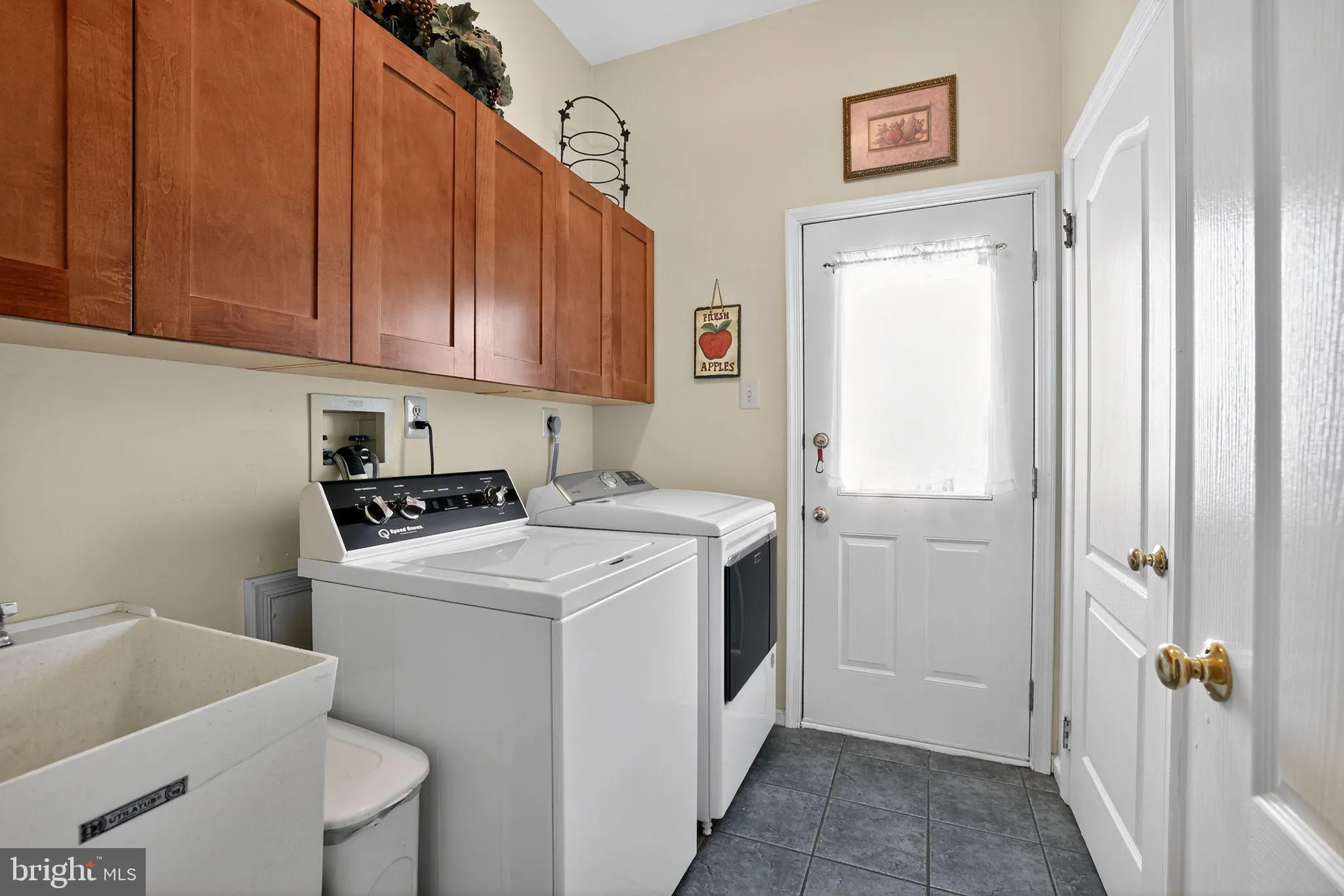 Jamison, Pennsylvania 18929, United States, 4 Bedrooms Bedrooms, ,3 BathroomsBathrooms,Residential,Active,205617