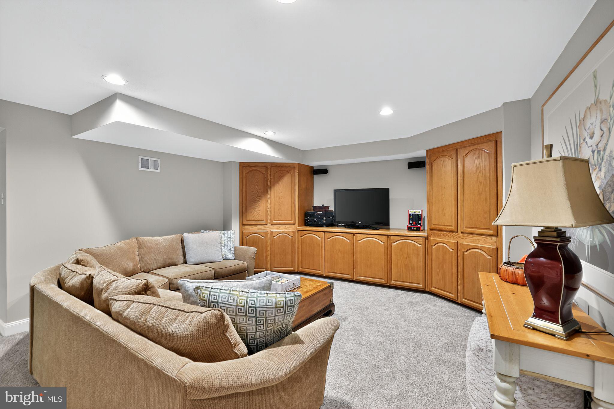 JAMISON HUNT - Residential