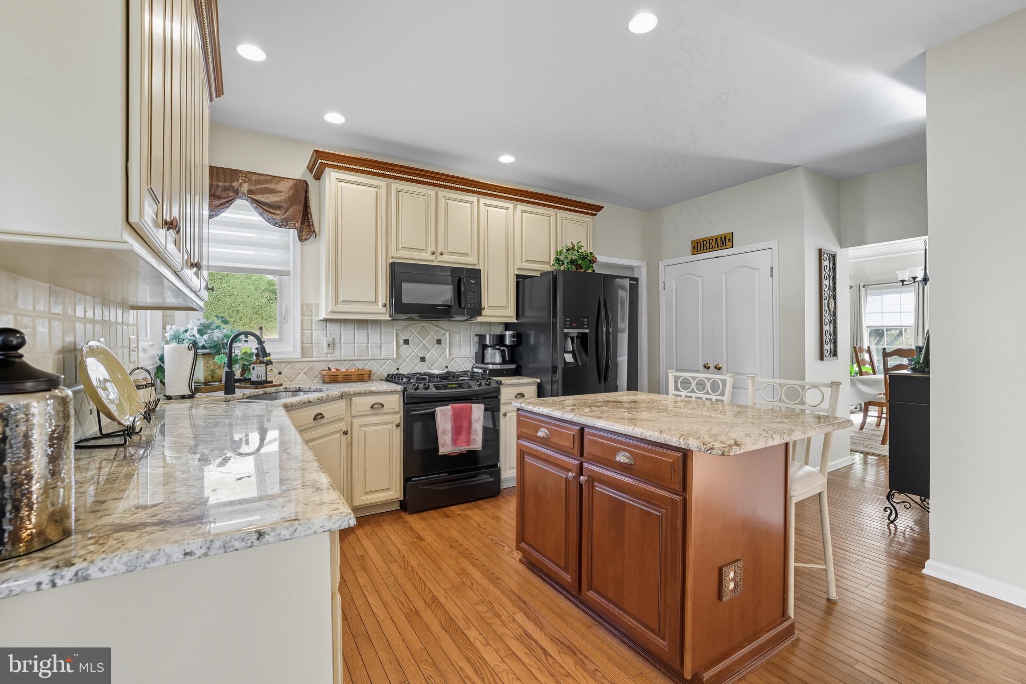 JAMISON HUNT - Residential