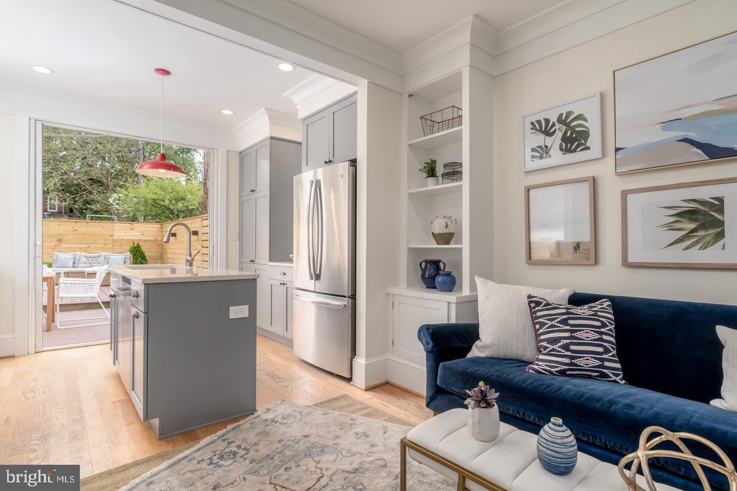 511 INDEPENDENCE AVENUE SE