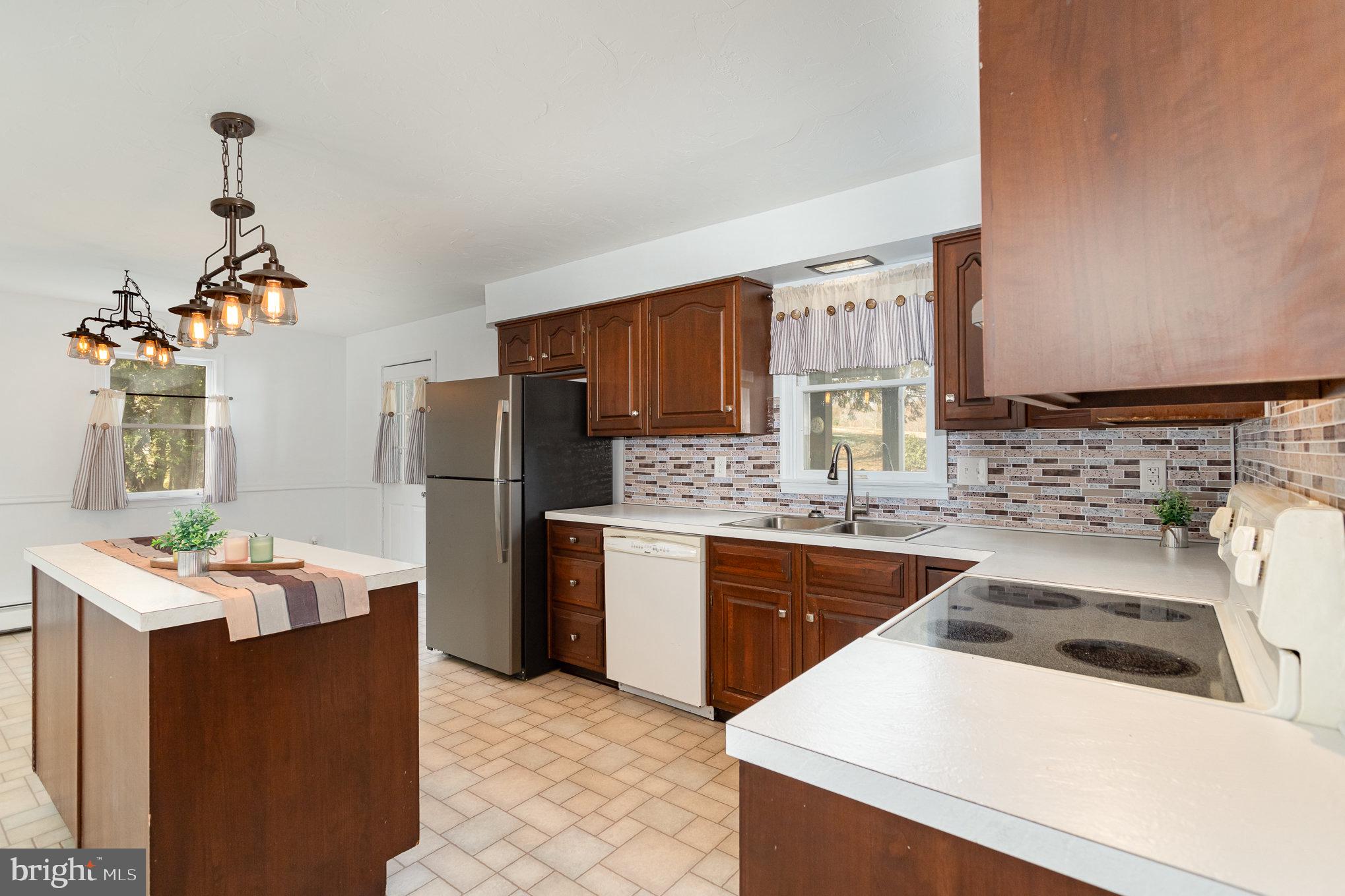 RED LION - Residential