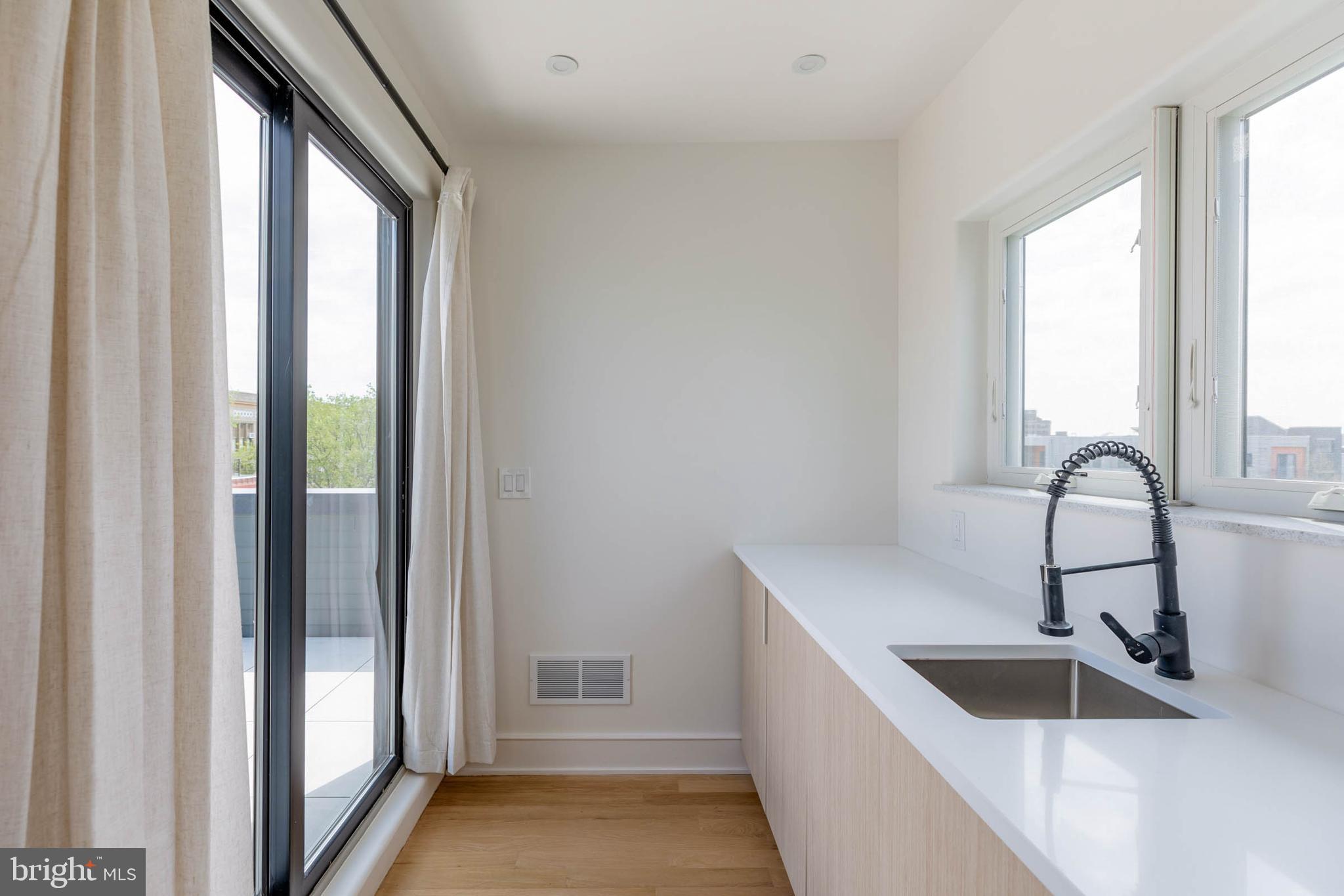 GRADUATE HOSPITAL - Residential