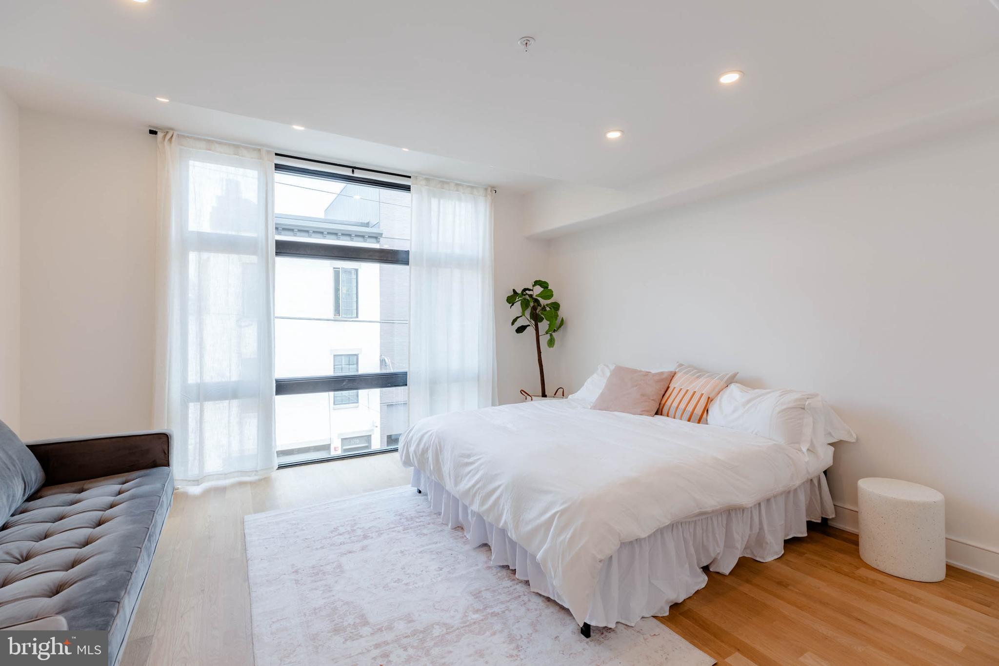 GRADUATE HOSPITAL - Residential