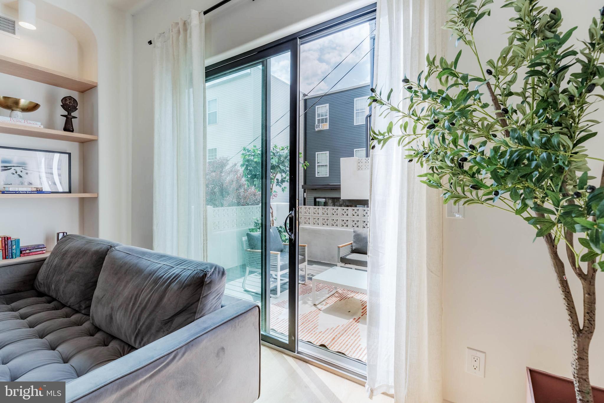 GRADUATE HOSPITAL - Residential